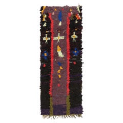 Marokkanischer Vintage-Läufer mit polychromen geometrischen Mustern, von Rug & Kilim
