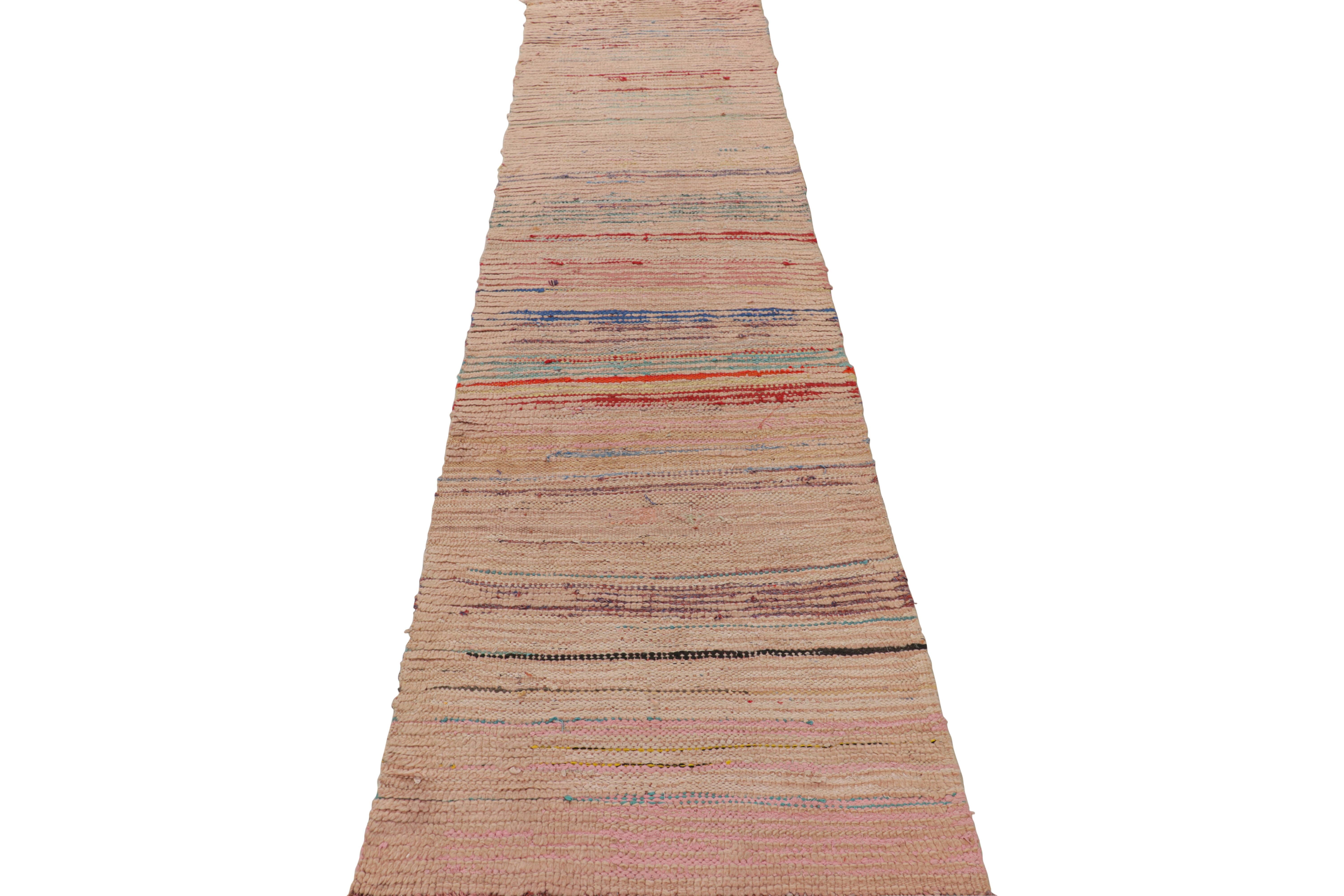 Alfombra marroquí vintage con rayas geométricas policromadas, de Rug & Kilim en Bueno Estado en Long Island City, NY