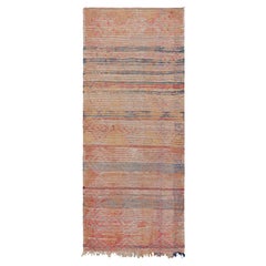 Alfombra marroquí vintage con rayas geométricas policromadas, de Rug
Kilim Alfombra marroquí vintage con rayas geométricas policromadas, de Rug
Kilim