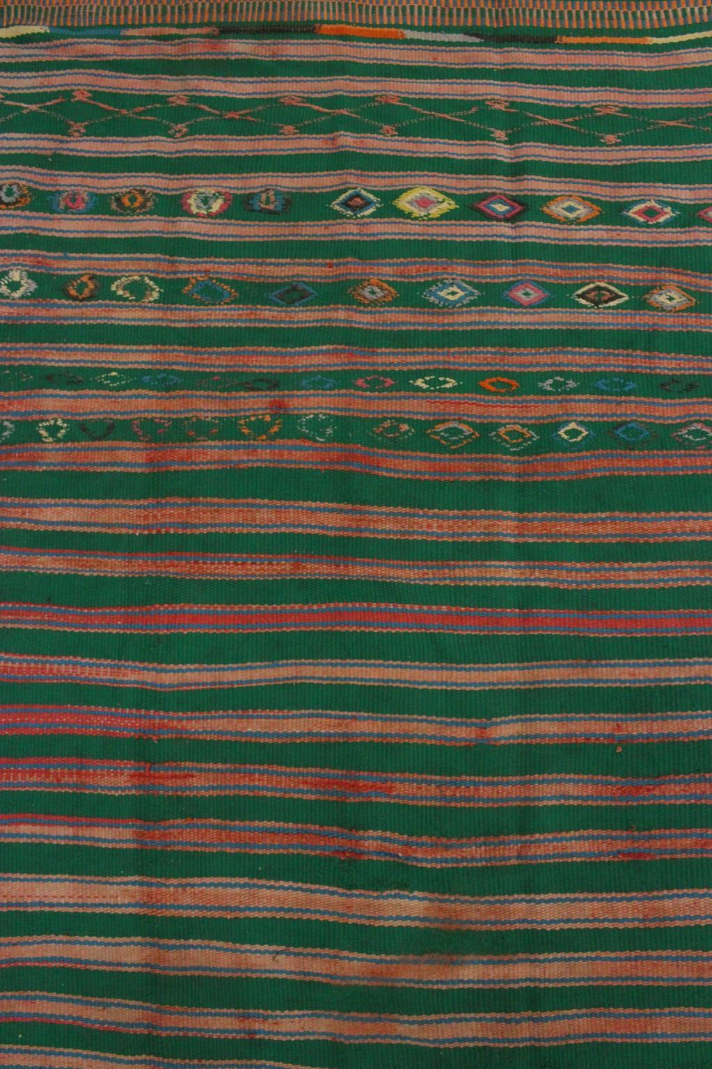 Marokkanischer gestreifter Kelim-Teppich im Vintage-Stil - Grün/Rosa/rot - 5.1x10.2feet / 157x312cm (Wolle) im Angebot