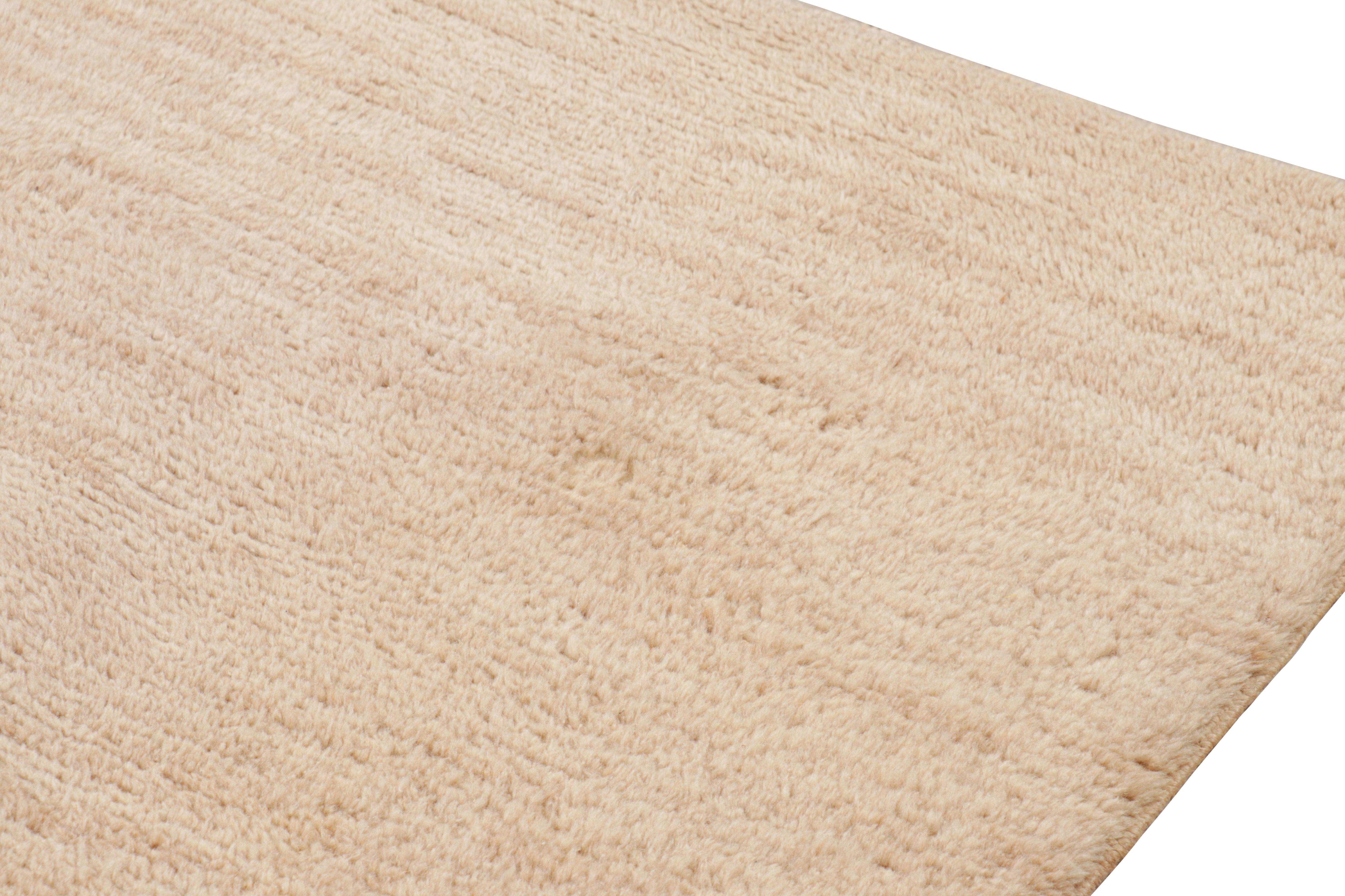 Wool Vintage Moroccan Style Rug in Beige and Cream Tones - Rug & Kilim For Sale