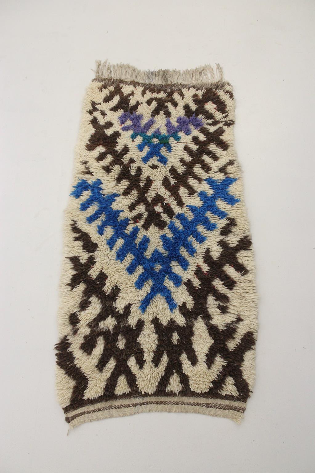 20th Century Vintage Moroccan Talsint rug - Beige/brown/blue - 3x6feet / 92x183cm For Sale
