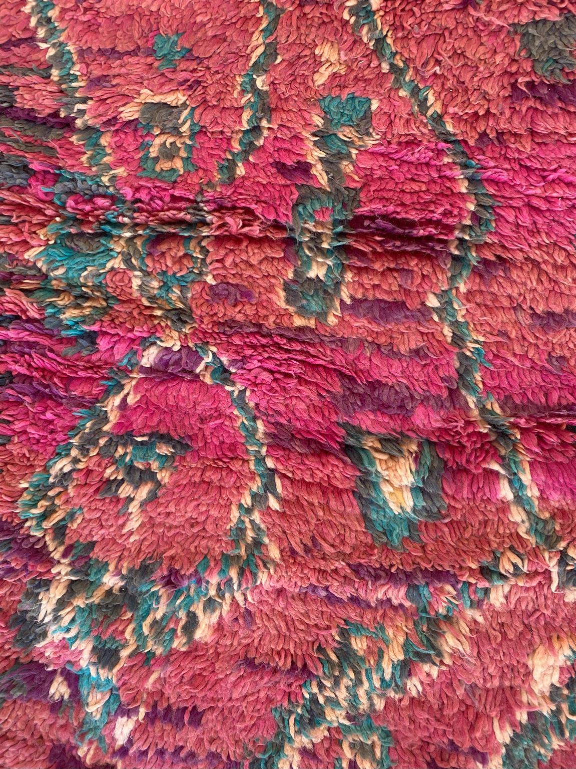 Vintage Moroccan Talsint rug - Fuchsia/purple - 5.4-5.9x13.1feet / 165-180x400cm For Sale 4