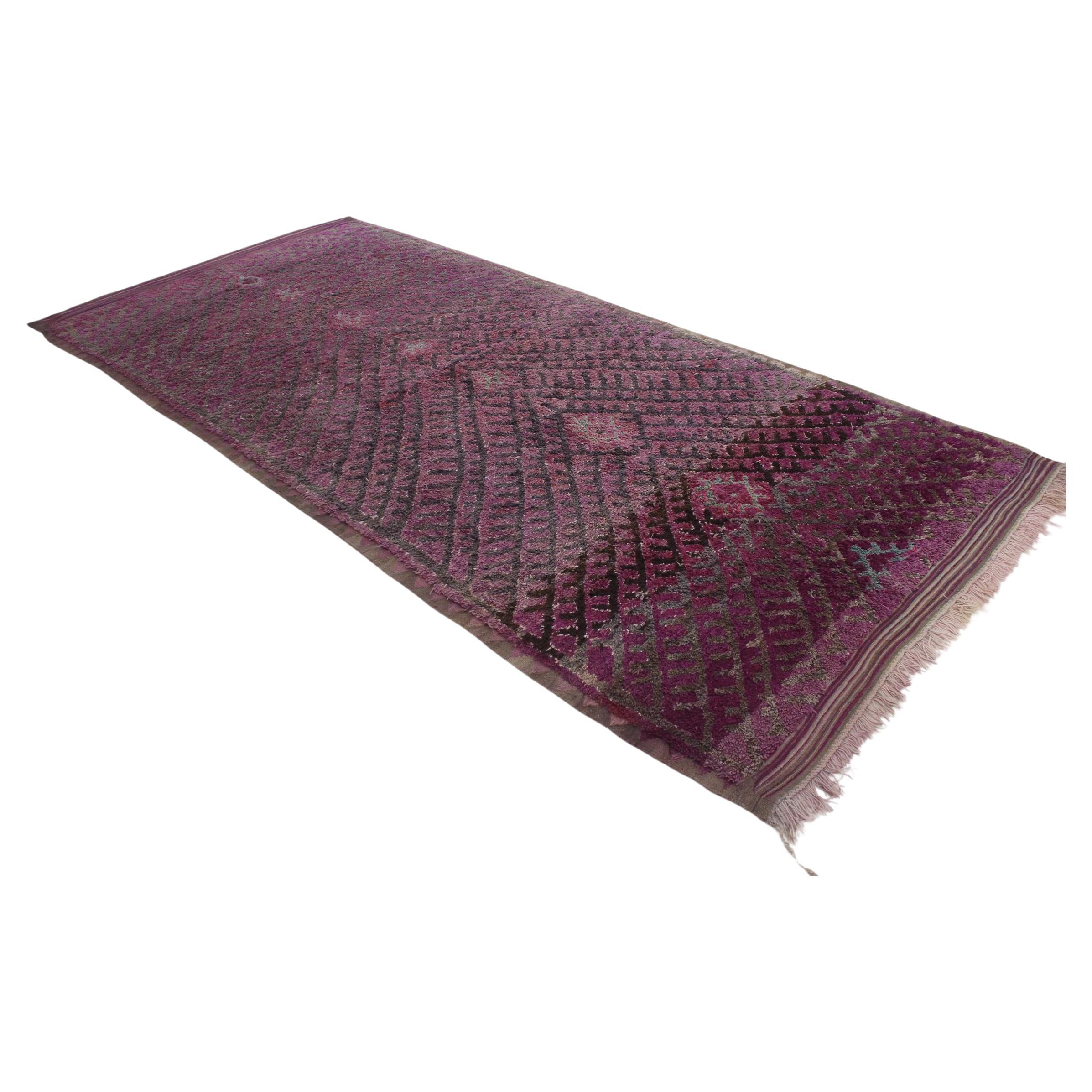 Tapis Talsint marocain vintage - violet - 6,5 x 14,5 pieds / 200 x442 cm en vente