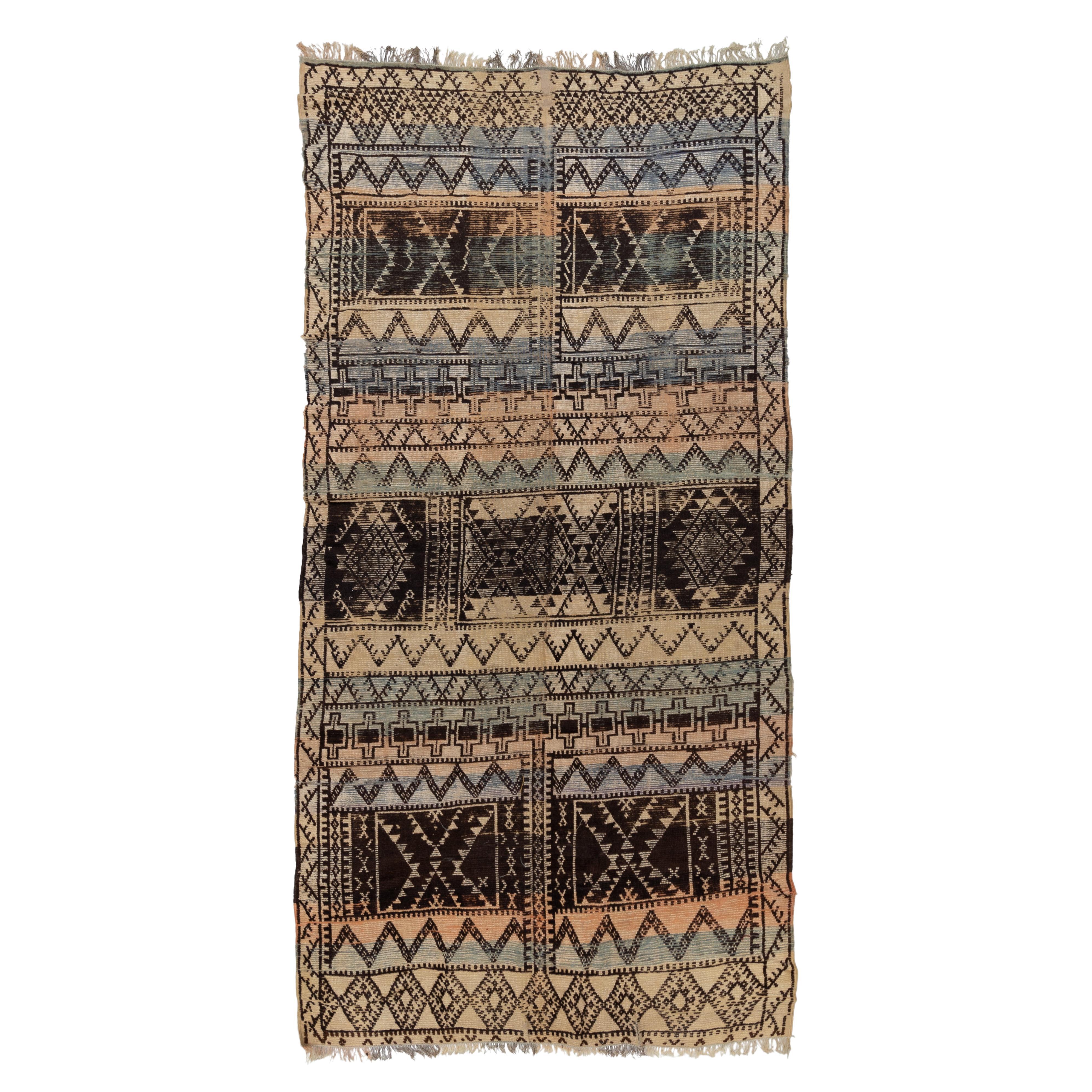 Tapis marocain vintage de la galerie Taznakht