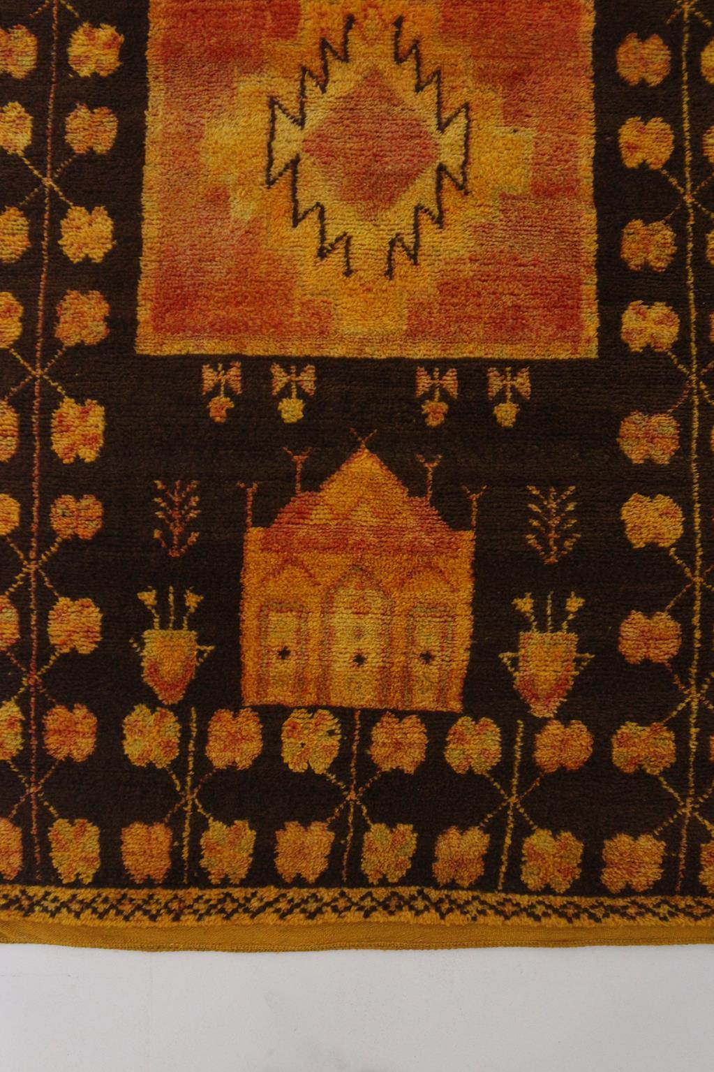 Vintage marokkanischen Taznakht Teppich - Schwarz/Orange/Gelb - 4.5x7.2feet / 137x220cm im Zustand „Gut“ im Angebot in Marrakech, MA