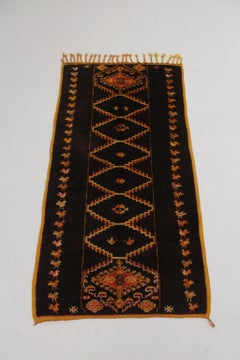 Vintage Moroccan Taznakht rug - Black/yellow - 3.3x6.4feet / 100x195cm