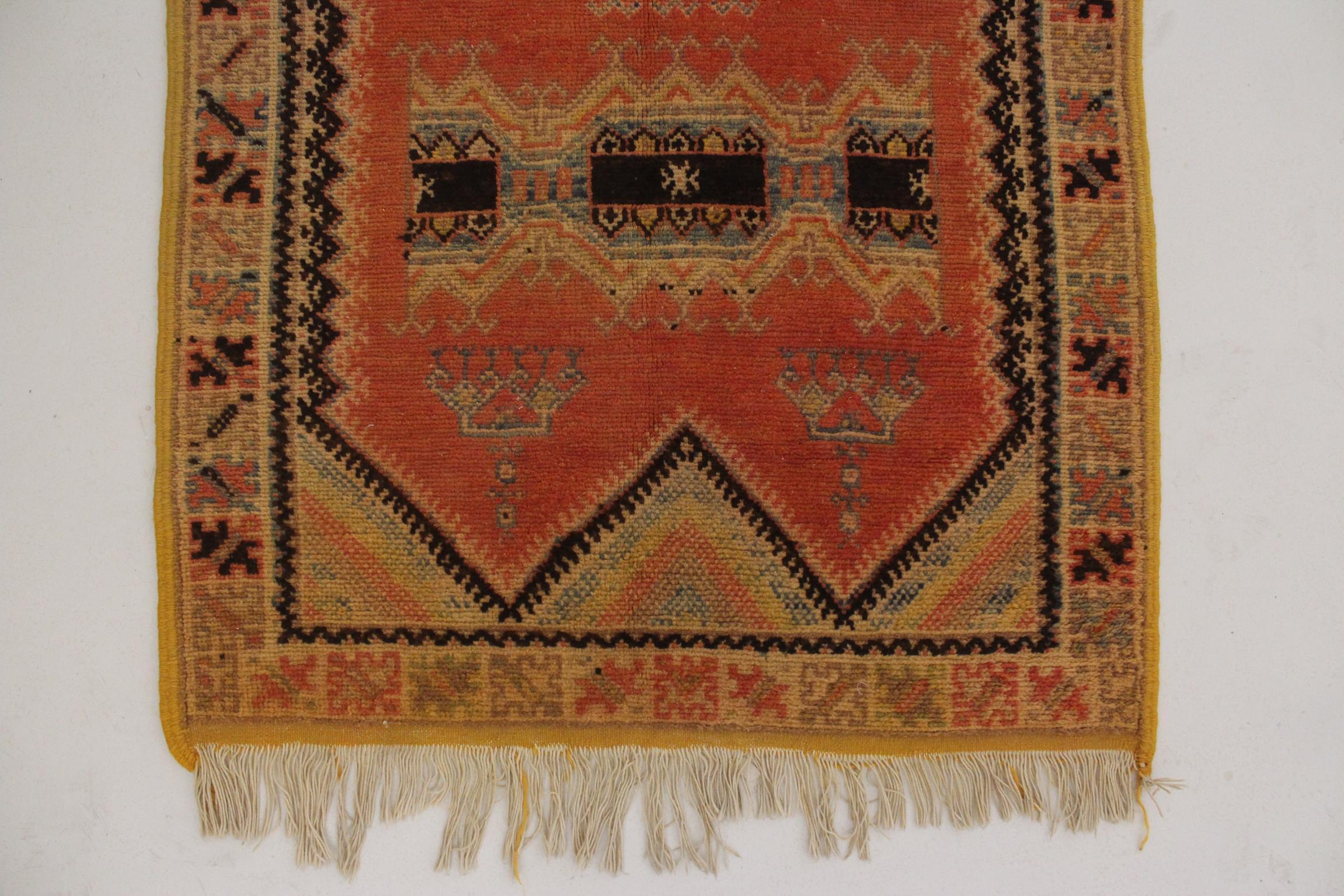 20th Century Vintage Moroccan Taznakht rug - Blood orange/black - 3.2x5.8feet / 100x178cm For Sale