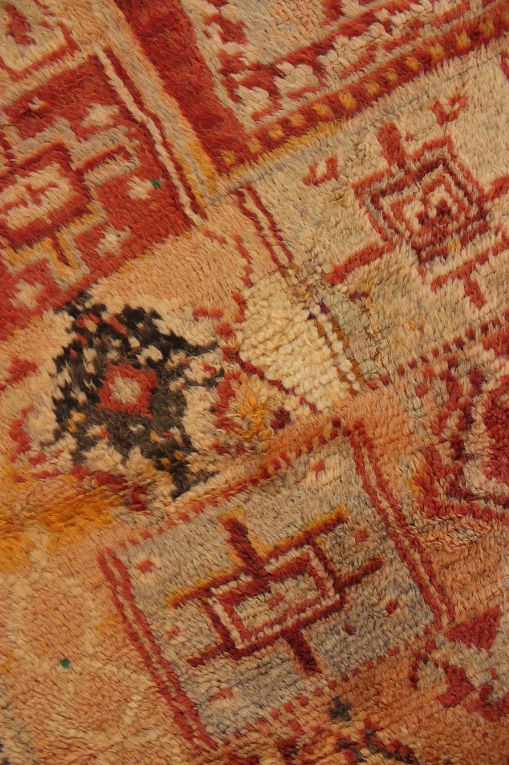 Vintage Moroccan Taznakht rug - Orange/red - 5.2x9.5feet / 161x292cm For Sale 5