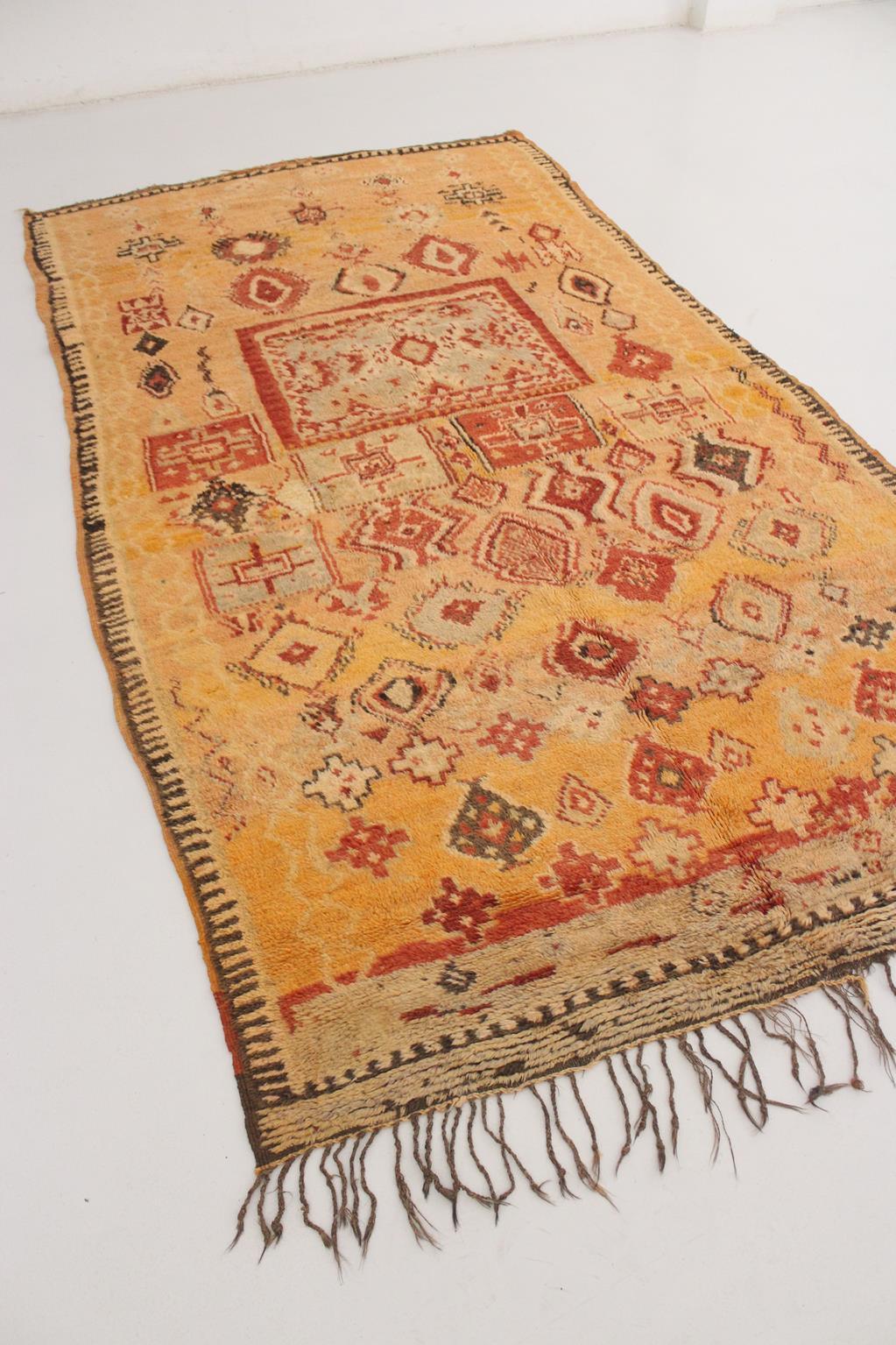 Vintage Moroccan Taznakht rug - Orange/red - 5.2x9.5feet / 161x292cm For Sale 7