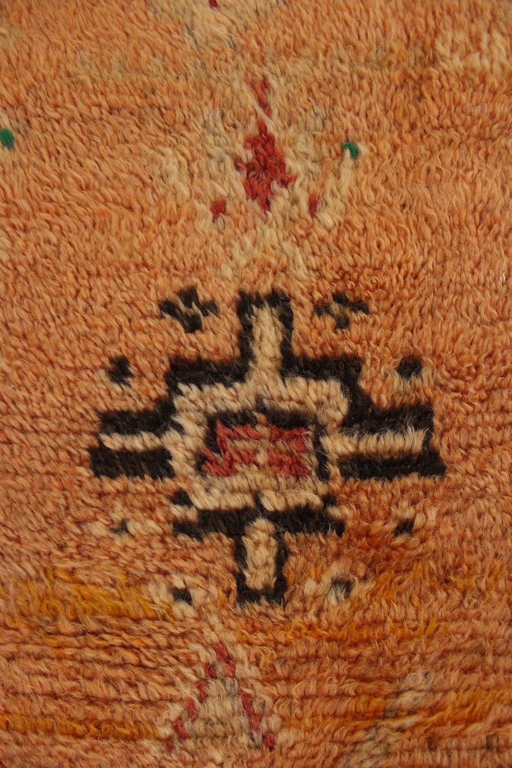 Vintage Moroccan Taznakht rug - Orange/red - 5.2x9.5feet / 161x292cm For Sale 10