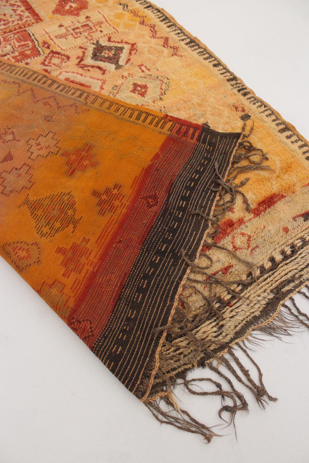 Vintage Moroccan Taznakht rug - Orange/red - 5.2x9.5feet / 161x292cm For Sale 11