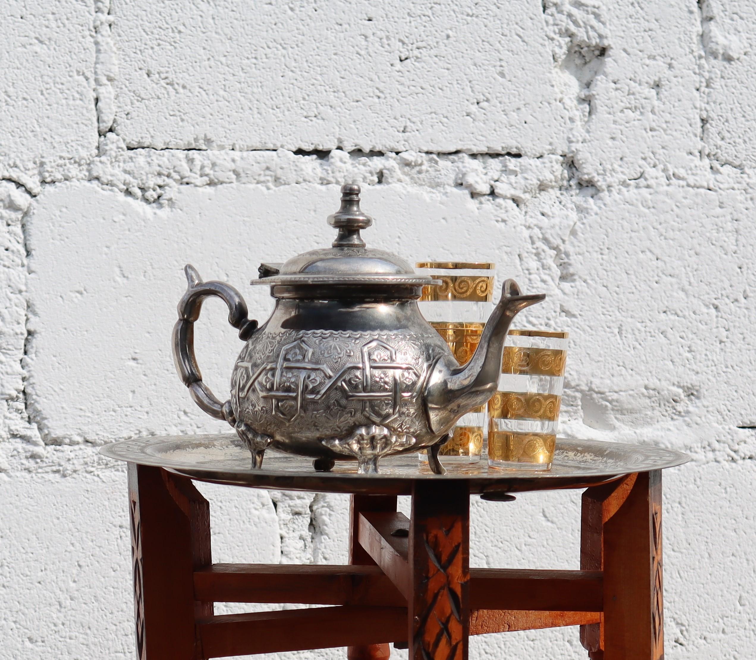 Marokkanisches Tee-eremonien-Tisch-Set im Vintage-Stil – klappbares Tischset – 80er-Jahre im Angebot 2