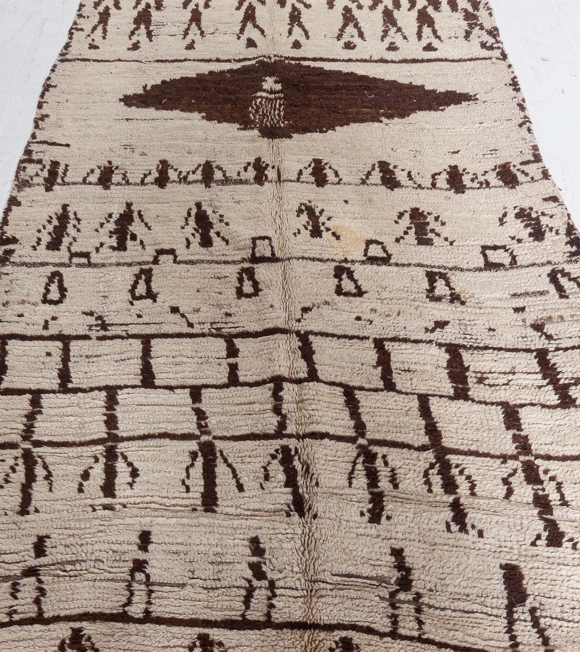 Vintage Moroccan Tribal Hand Knotted Wool Rug In Good Condition For Sale In New York, NY