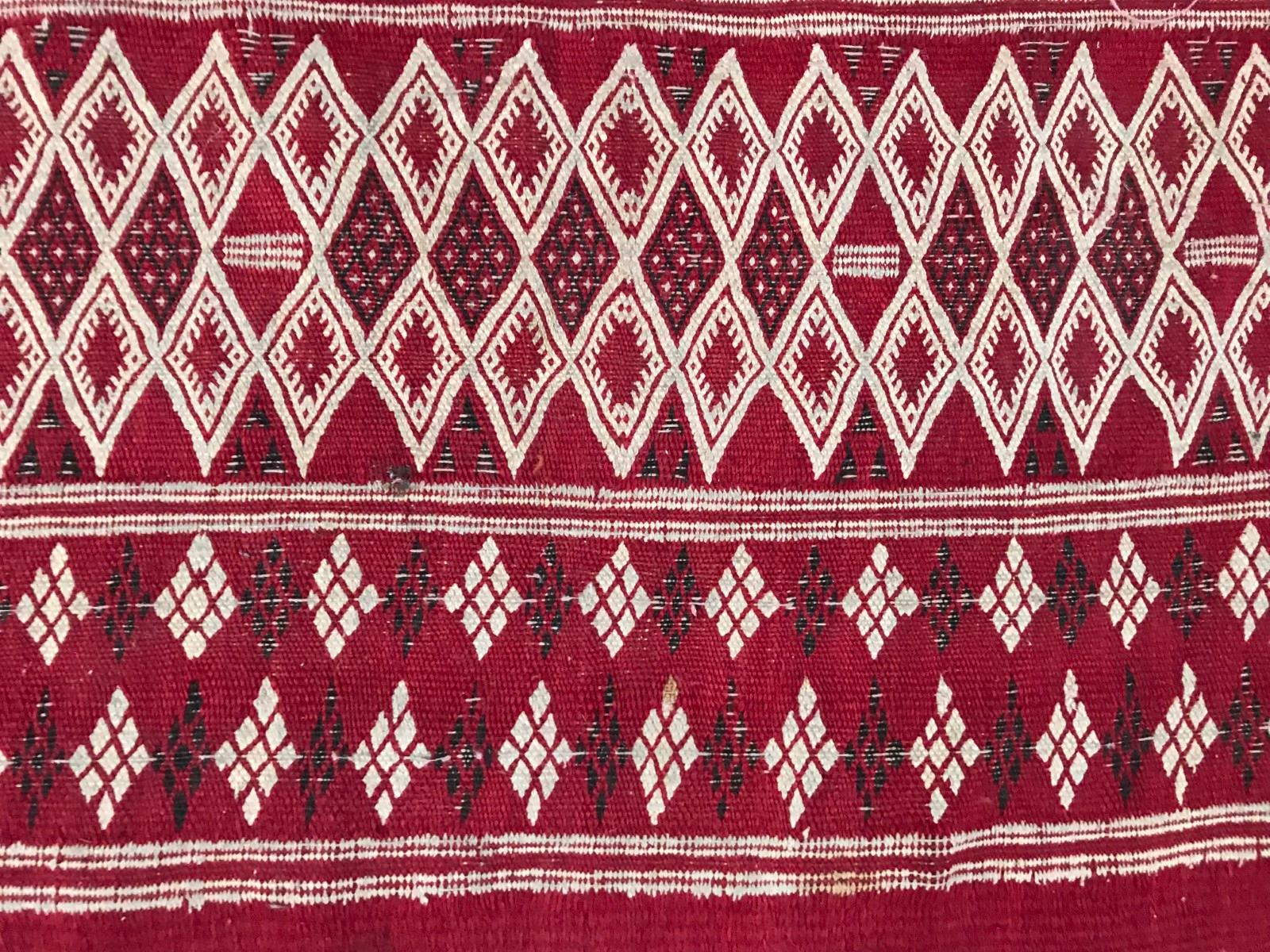 Tapis Kilim tribal marocain vintage en vente 2