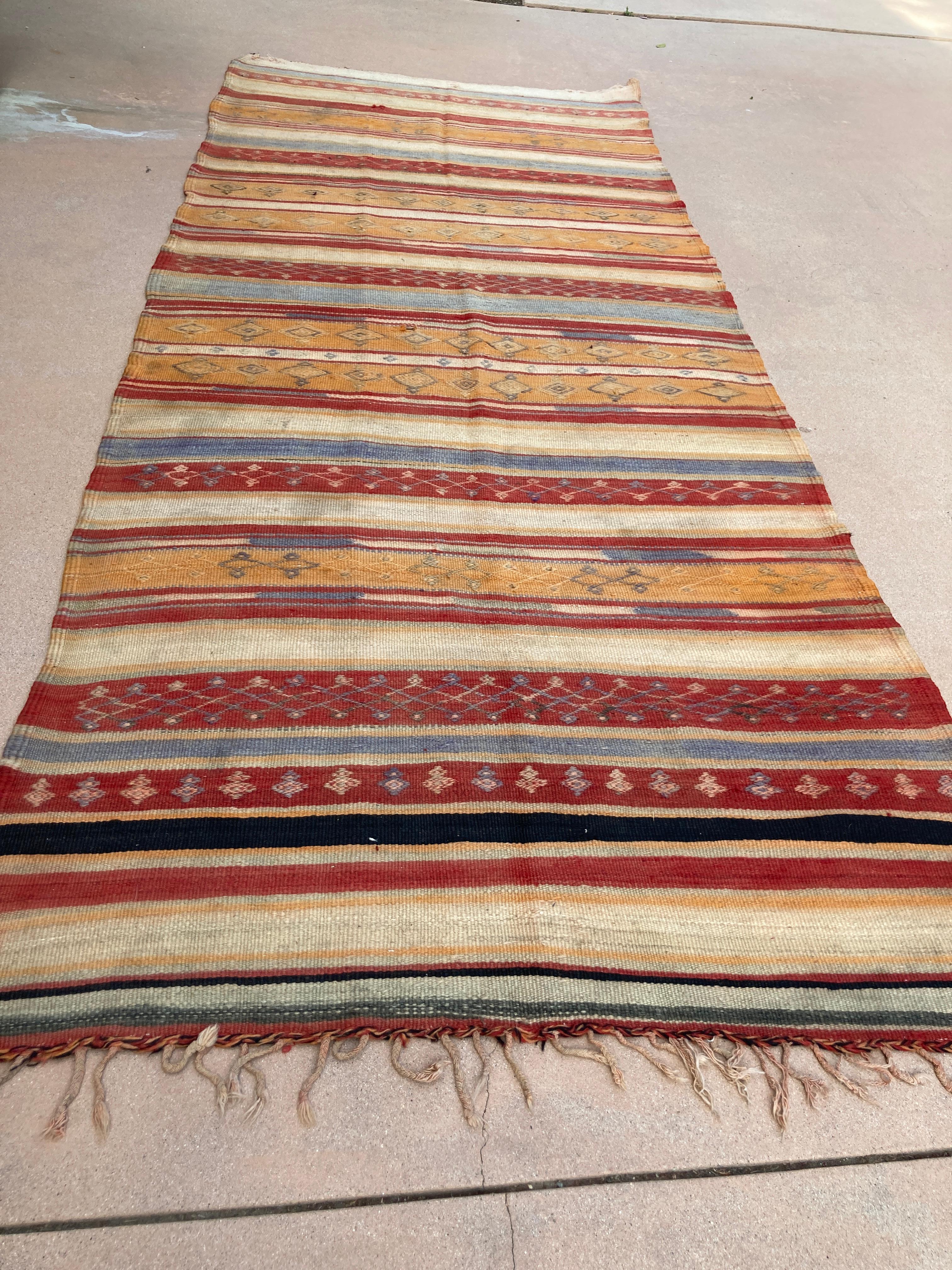 1960s Moroccan Rug Ethnic Flat Hand-woven Kilim  For Sale 7