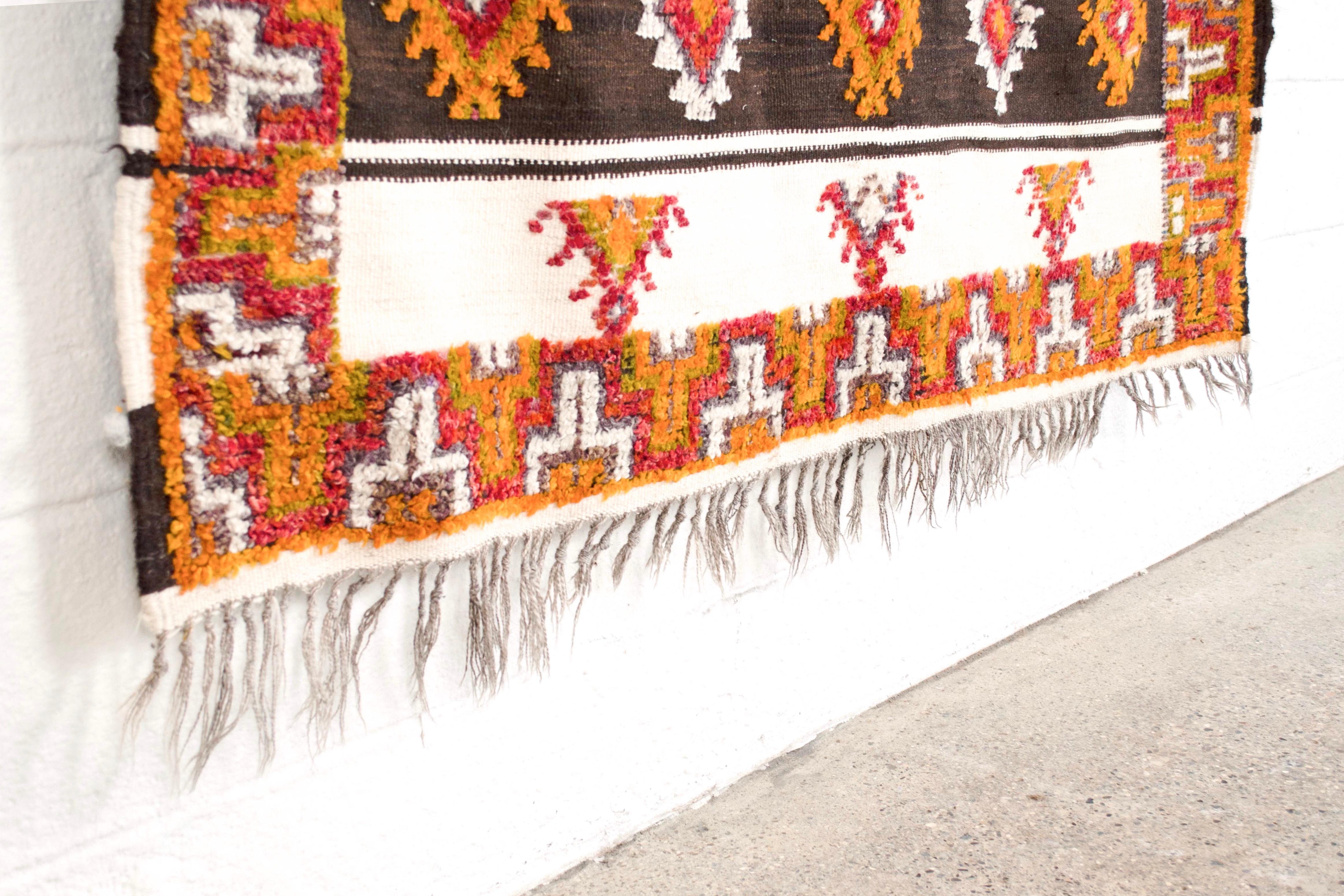 Vintage Moroccan Tribal Orange Wool Floor Rug In Good Condition For Sale In Detroit, MI
