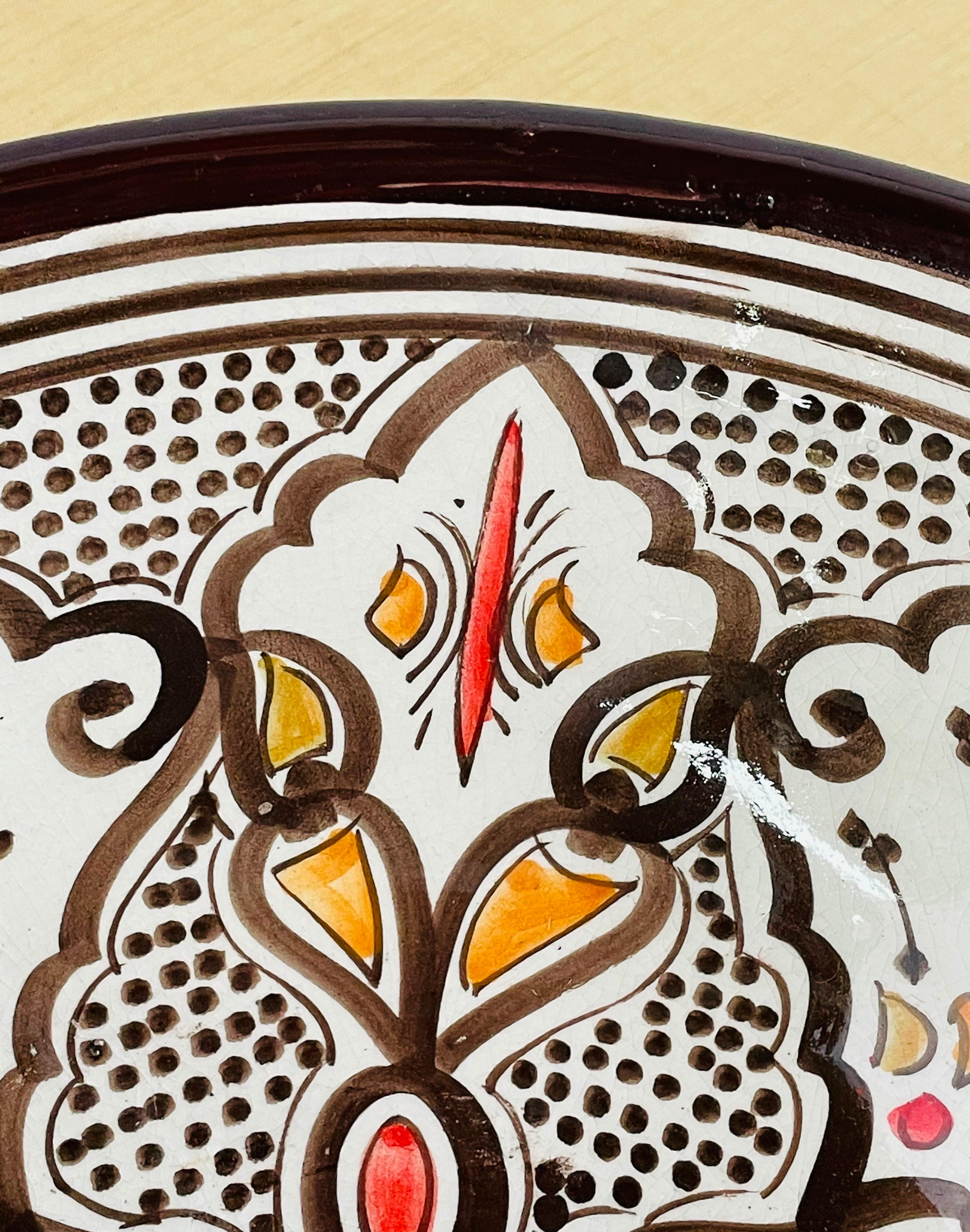 Grands bols vintage en poterie tribale marocaine peints à la main, lot de 2 en vente 4