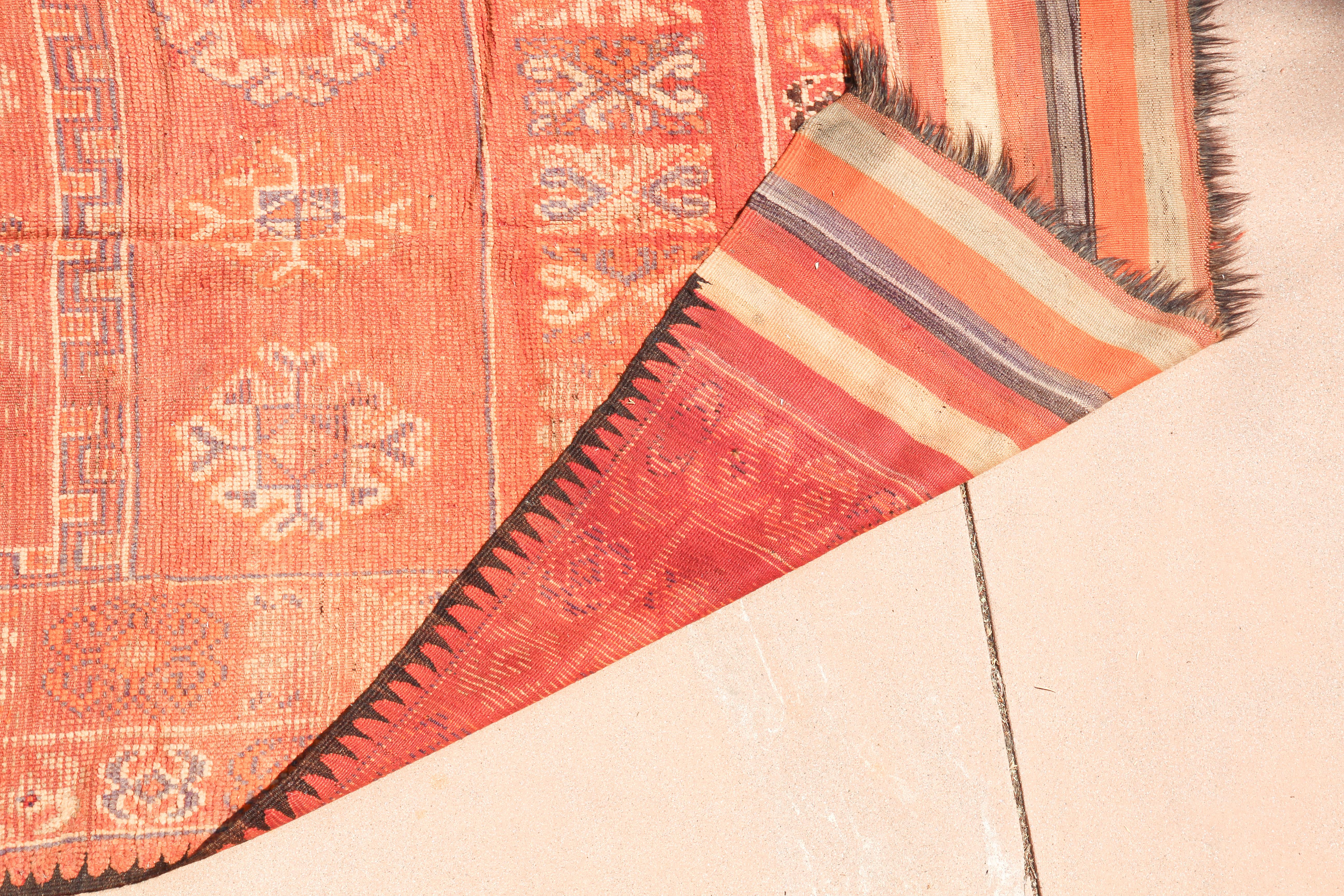 Moroccan Vintage Berberl Rug For Sale 3