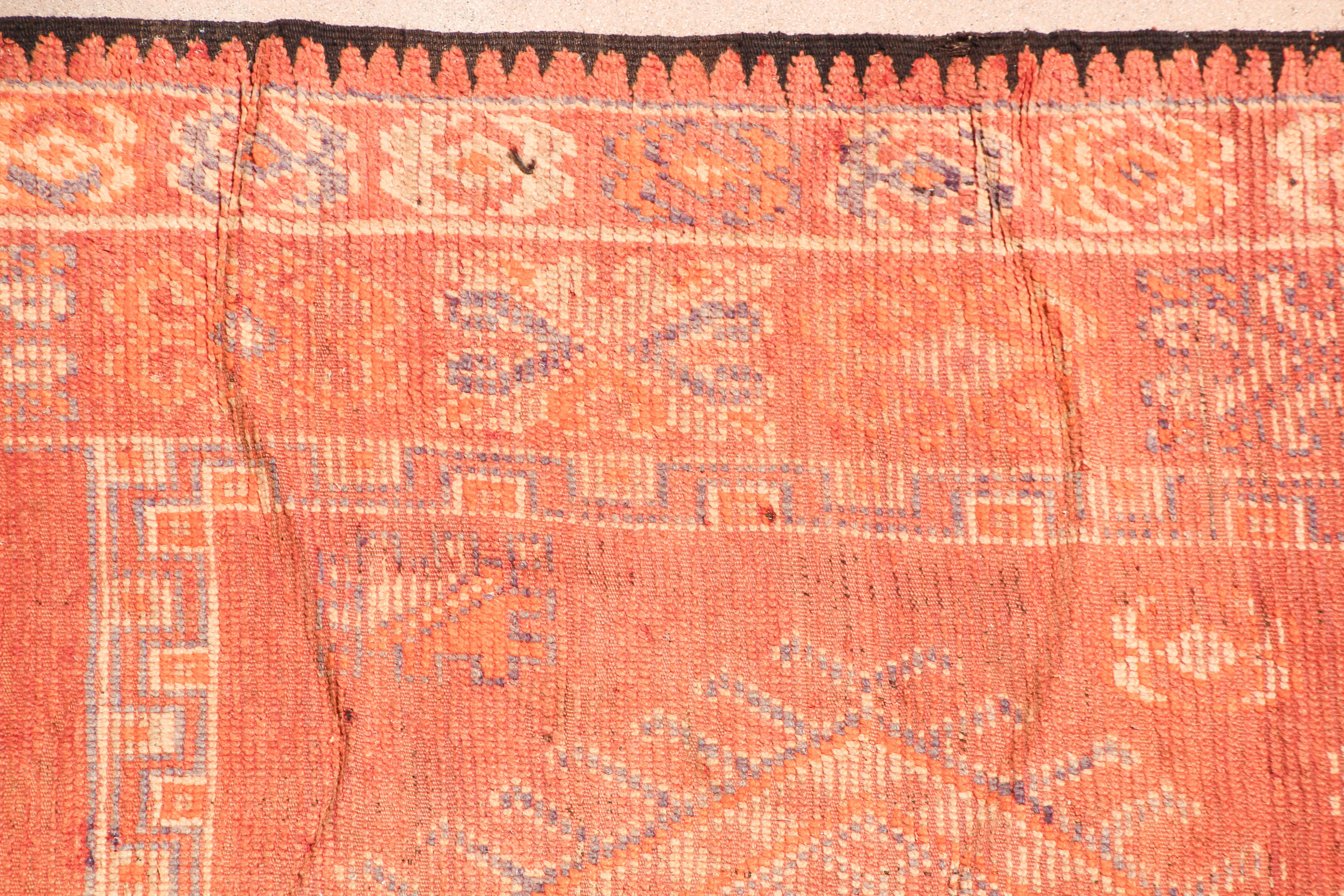 Moroccan Vintage Berberl Rug For Sale 18