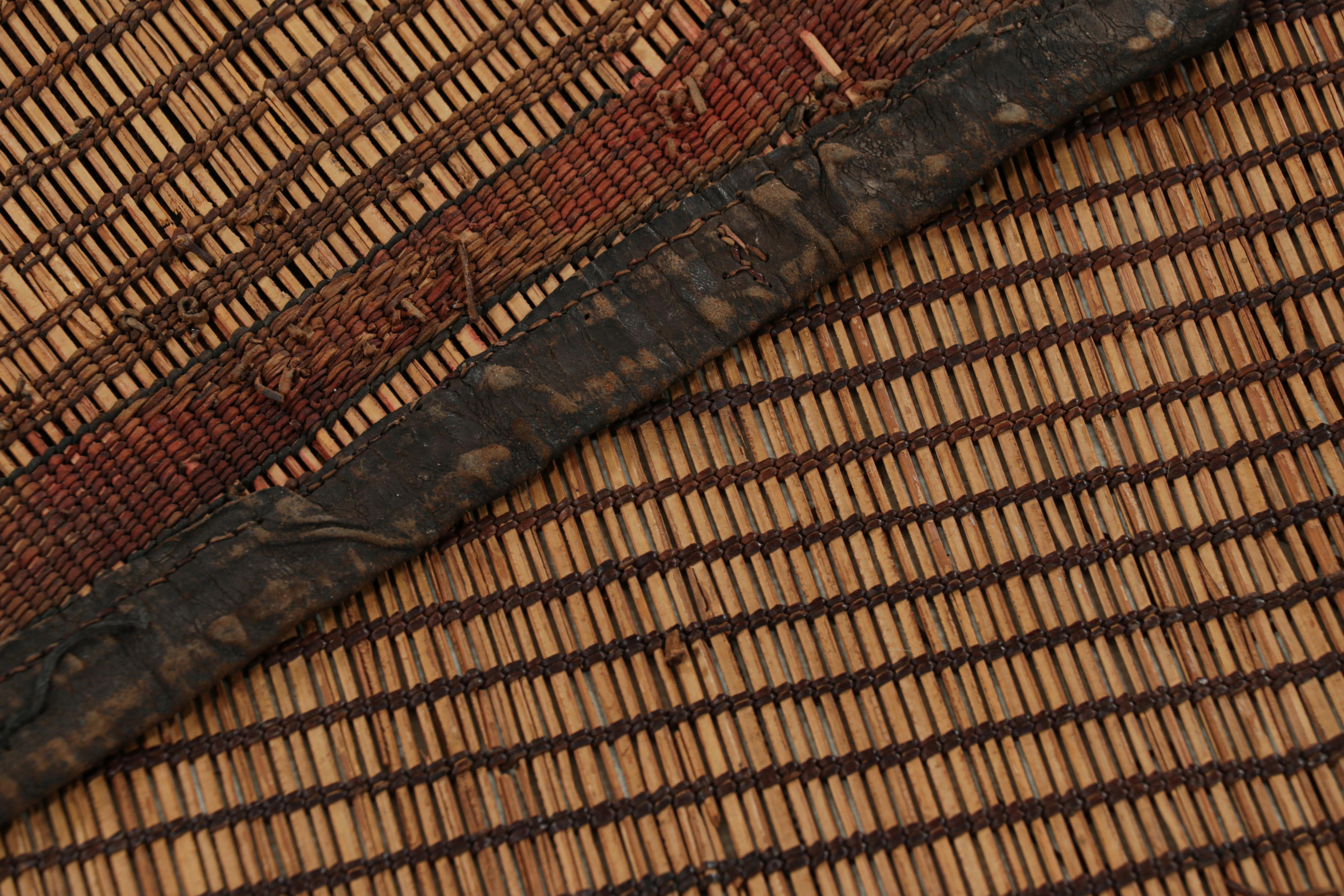 Marokkanische Tuareg-Matte in Beige, mit geometrischen Mustern, von Rug & Kilim im Angebot 2