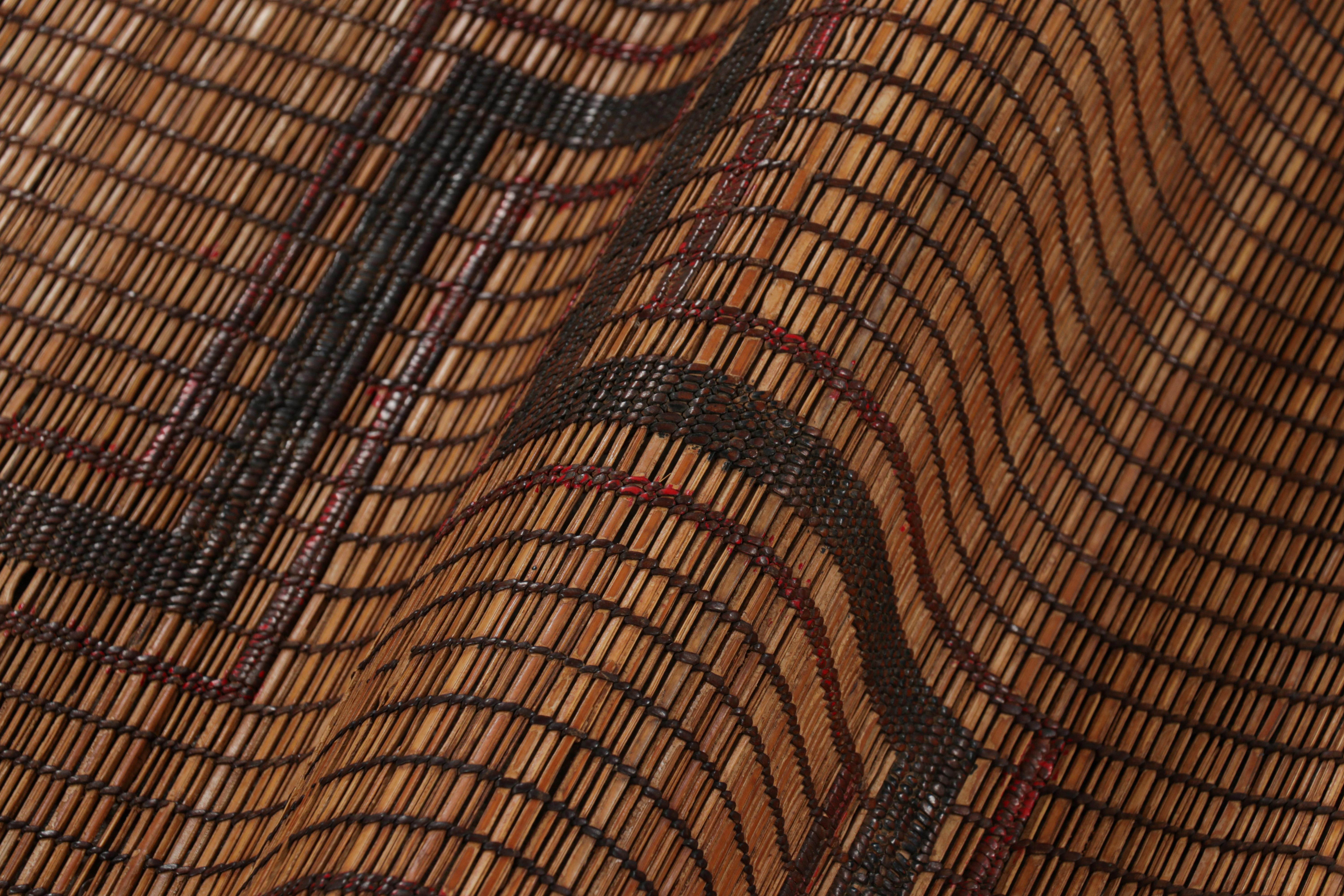 Alfombrilla Tuareg marroquí vintage en marrón, con motivos geométricos, de Rug & Kilim Marroquí en venta