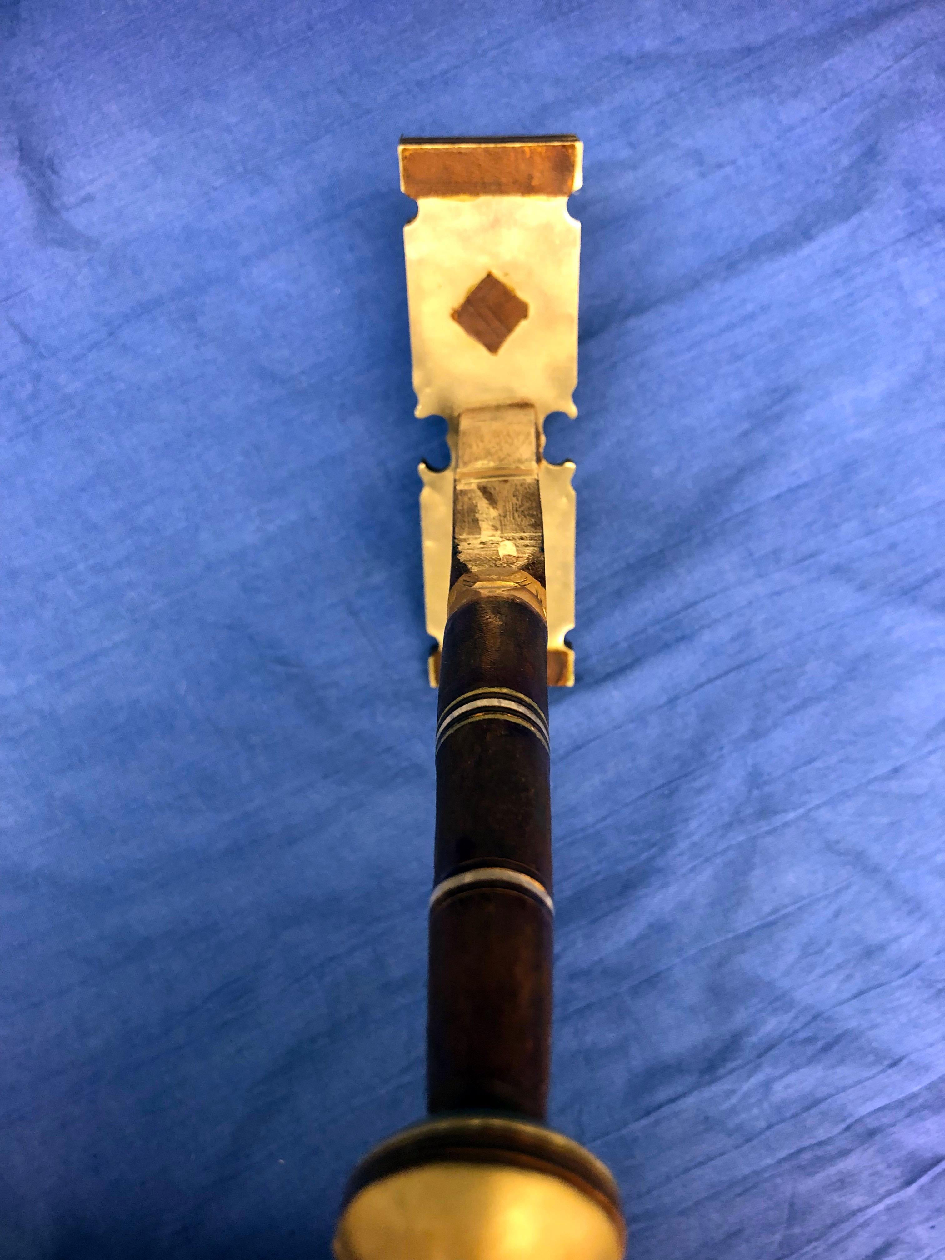 Marocain Hammer à sucre marocain ancien orné, gravé en argent de Tuareg en vente