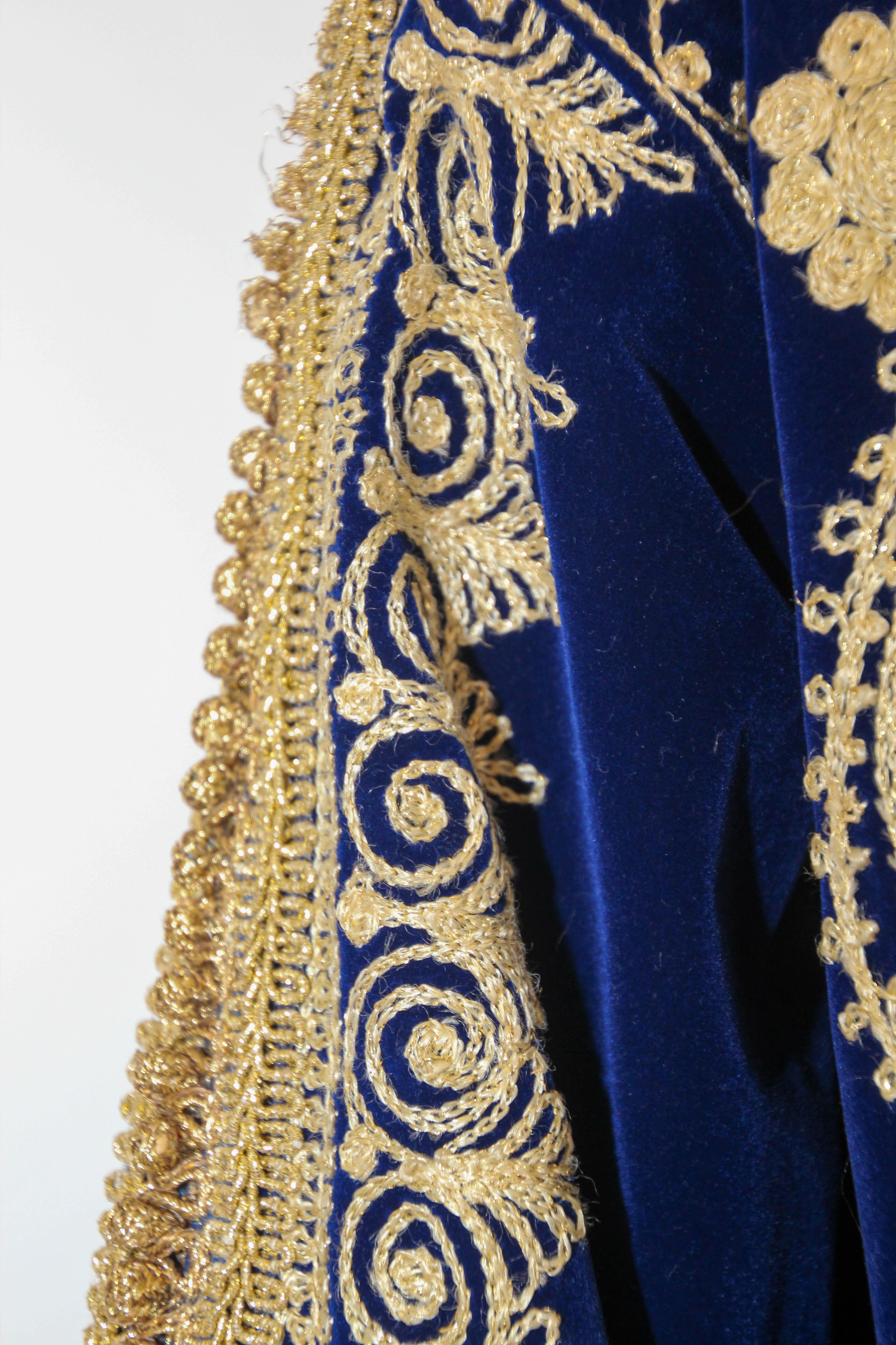 Women's or Men's Vintage Moroccan Velvet Kaftan Blue and Gold Embroidered Caftan 1960's For Sale