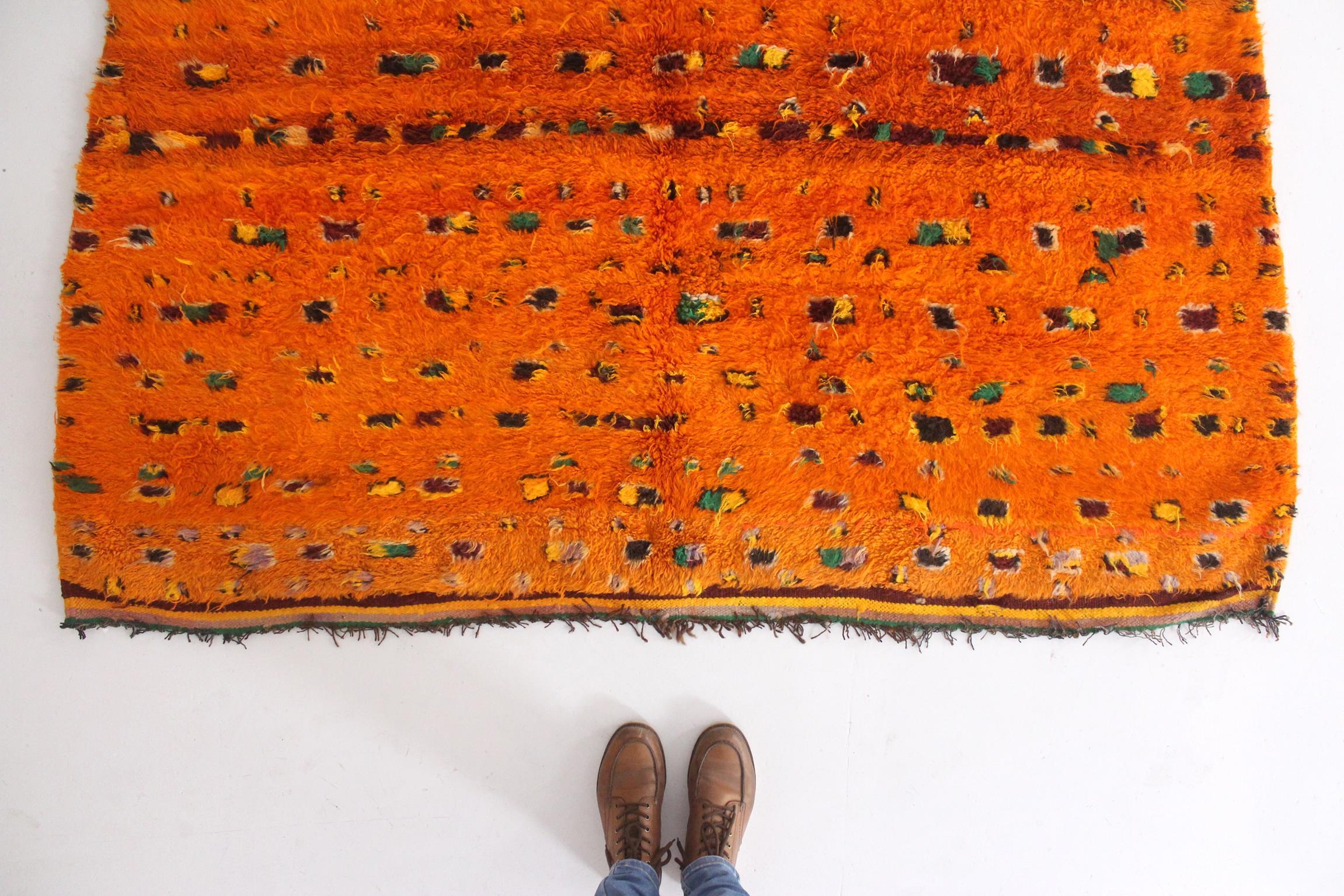 Vintage Moroccan wool rug - Orange - 6.5x10.5feet / 198x320cm In Good Condition For Sale In Marrakech, MA