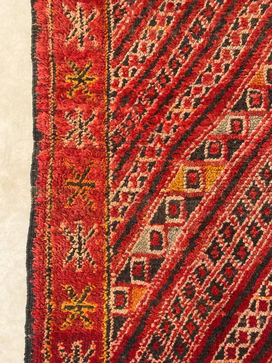 Tapis marocain vintage Zayane - Rouge - 6.7x11.3feet / 205x344cm en vente 3