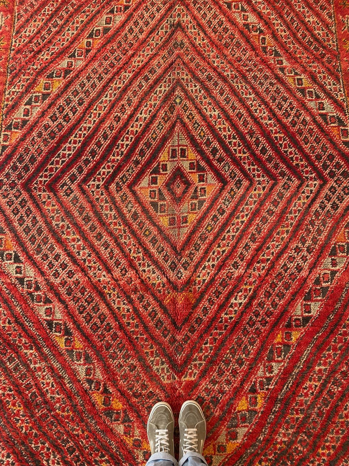 Tapis marocain vintage Zayane - Rouge - 6.7x11.3feet / 205x344cm en vente 1