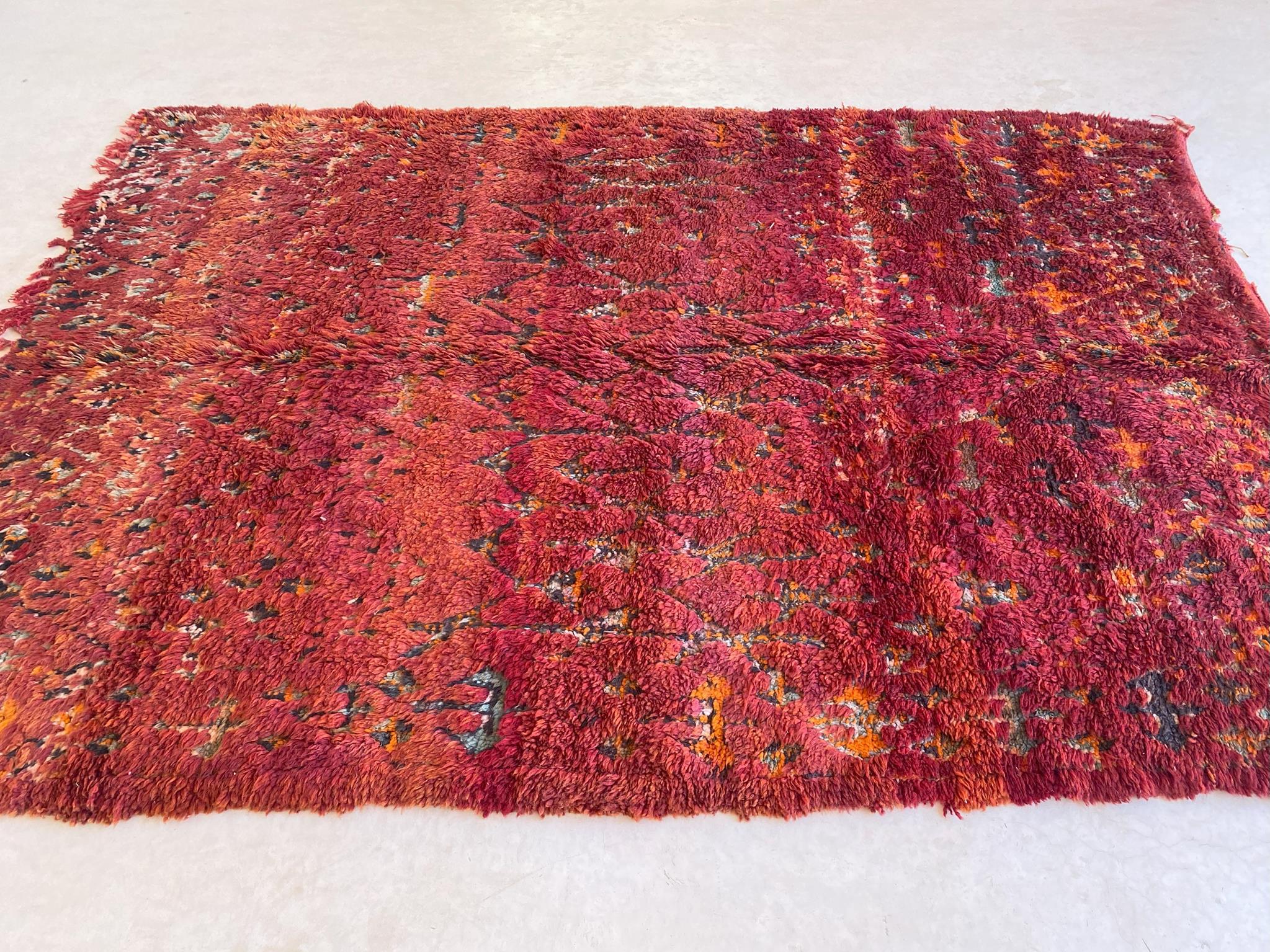 Tribal Vintage Moroccan Zayane rug - Red - 7x9.9feet / 216x302cm For Sale