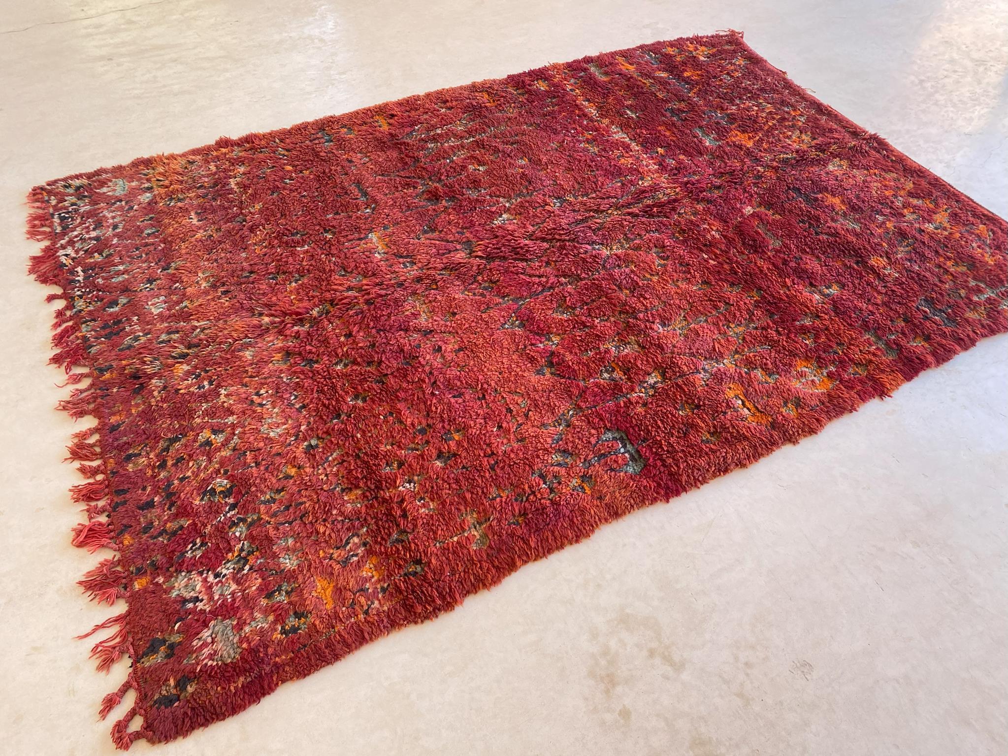 Hand-Woven Vintage Moroccan Zayane rug - Red - 7x9.9feet / 216x302cm For Sale