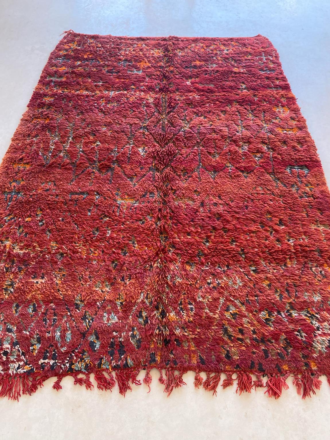 Vintage Moroccan Zayane rug - Red - 7x9.9feet / 216x302cm In Good Condition For Sale In Marrakech, MA
