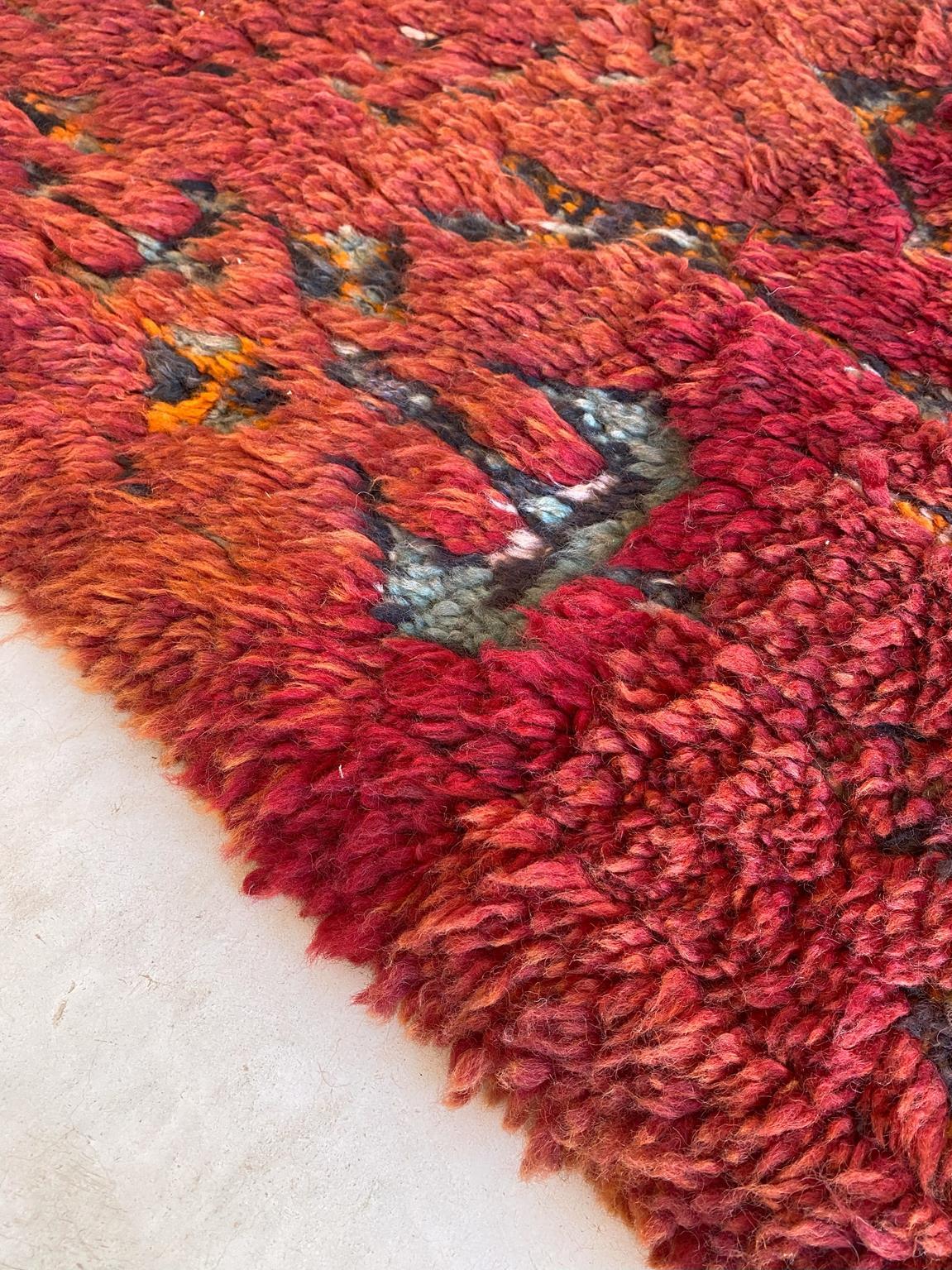 Vintage Moroccan Zayane rug - Red - 7x9.9feet / 216x302cm For Sale 2