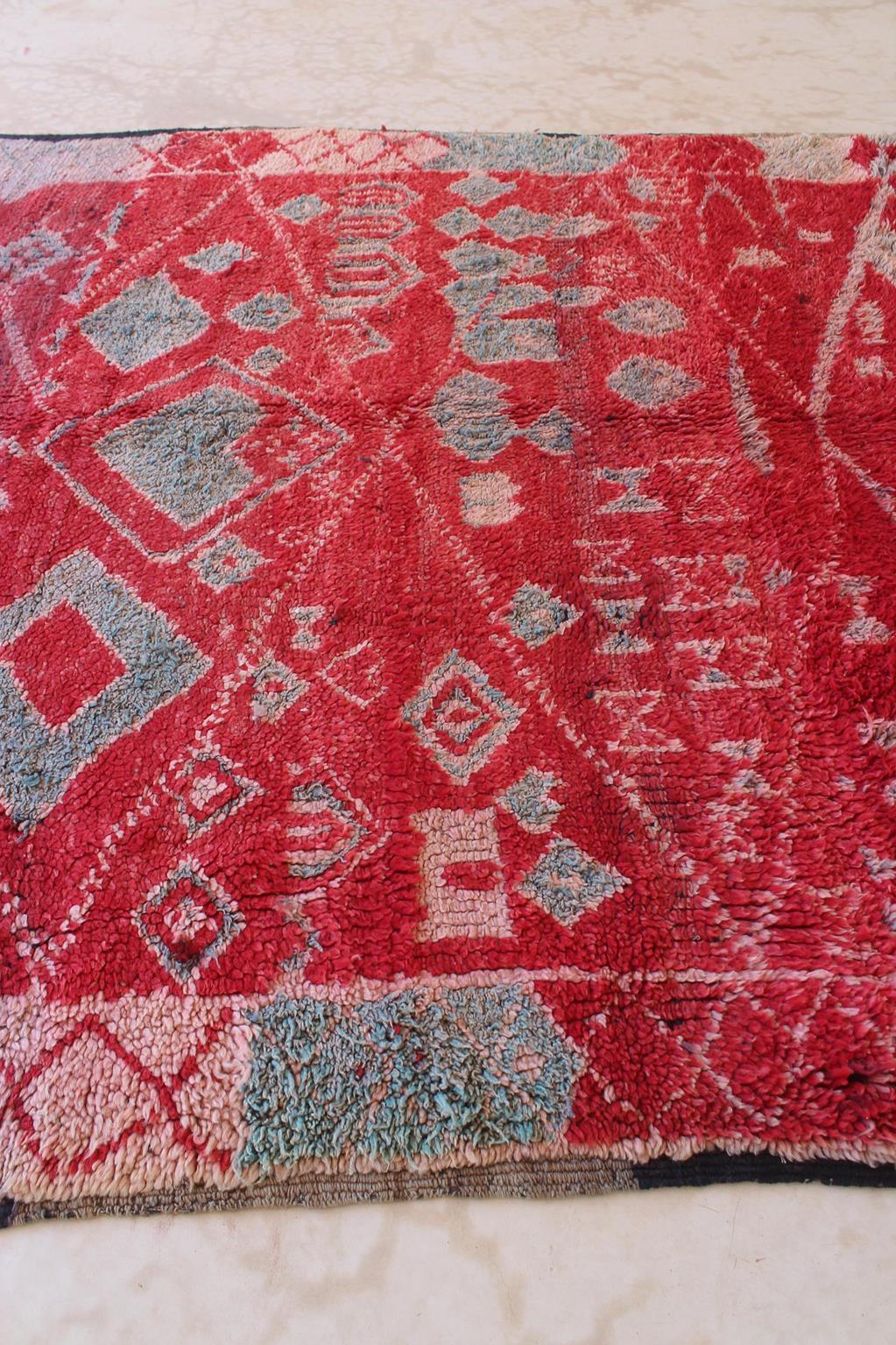 Marokkanischer Zayane-Teppich im Vintage-Stil - Rot/Grün - 7x12feet / 213x365cm im Angebot 2
