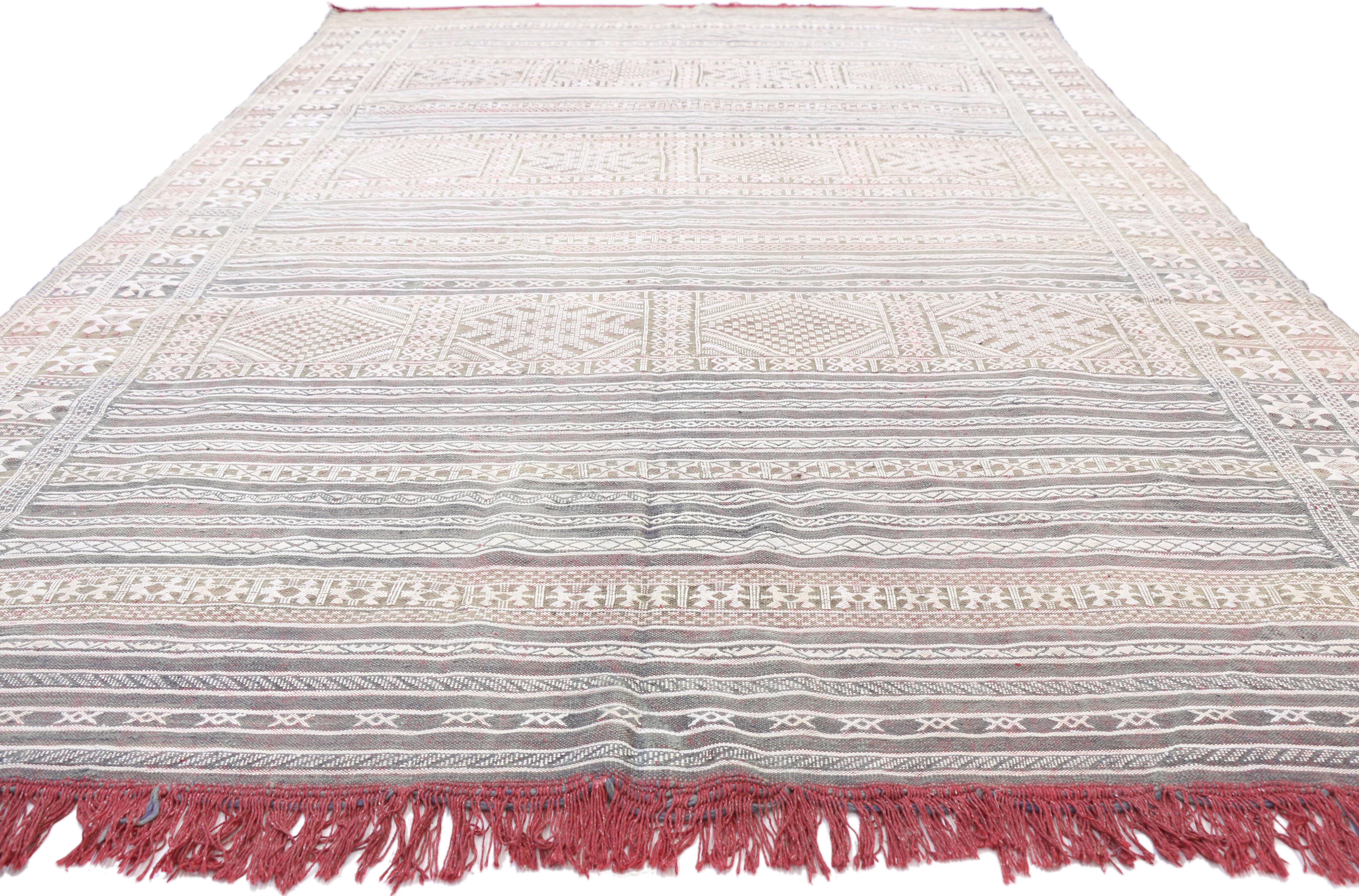 Hand-Woven Vintage Moroccan Zemmour Berber Kilim Area Rug with Bohemian Tribal Style