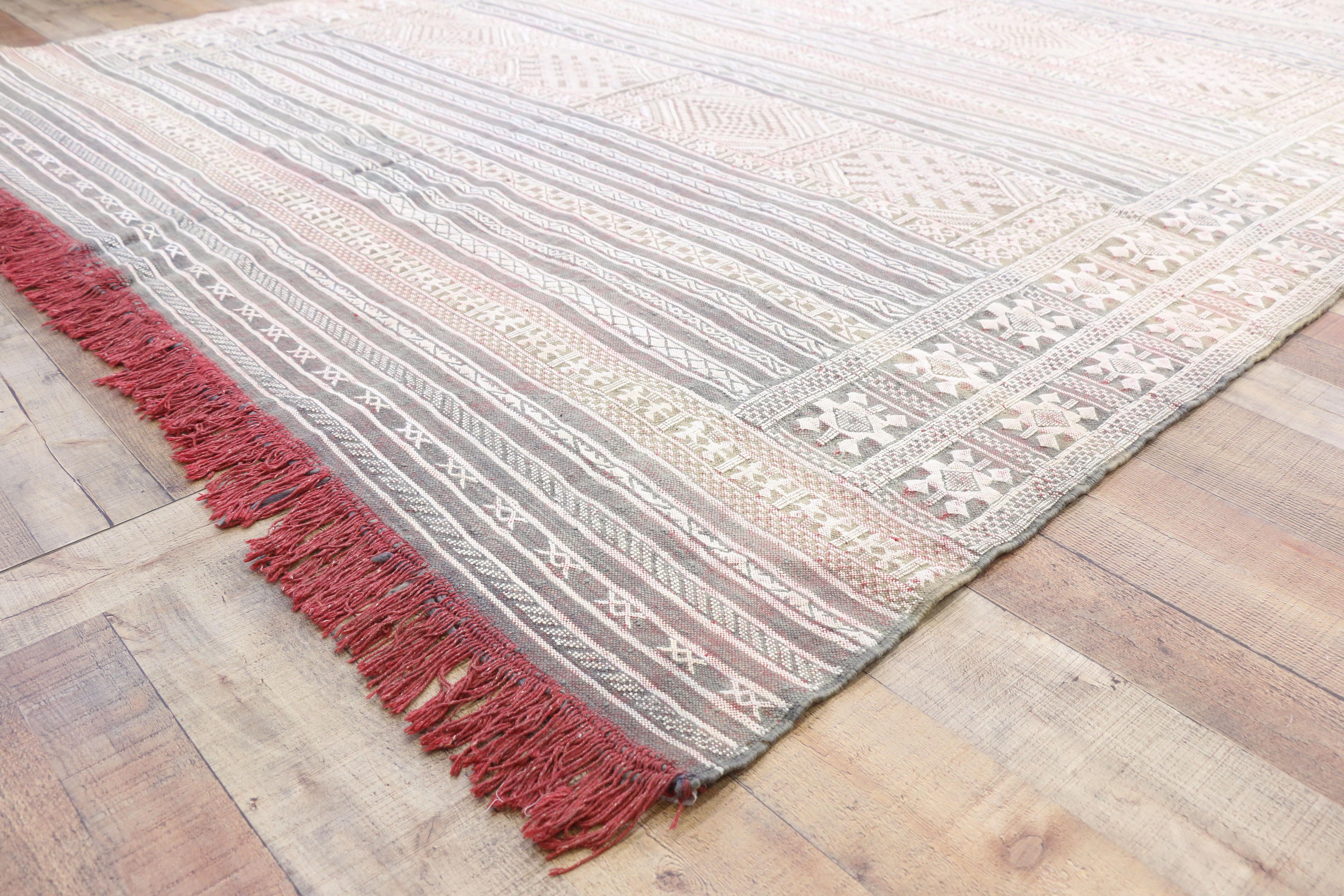 Wool Vintage Moroccan Zemmour Berber Kilim Area Rug with Bohemian Tribal Style