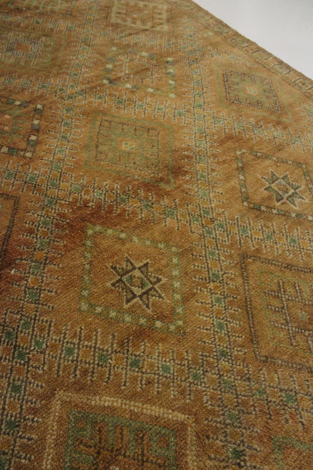 Vintage Moroccan Zemmour rug - Ochre - 6x11.3feet / 185x345cm For Sale 7