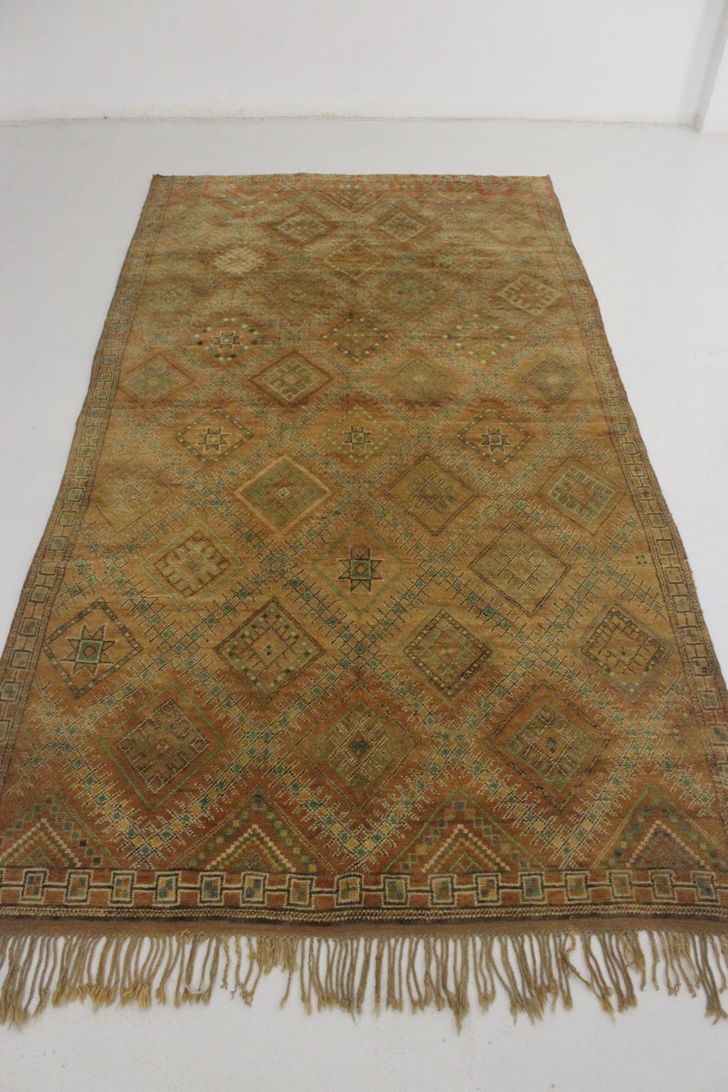 Tribal Vintage Moroccan Zemmour rug - Ochre - 6x11.3feet / 185x345cm For Sale