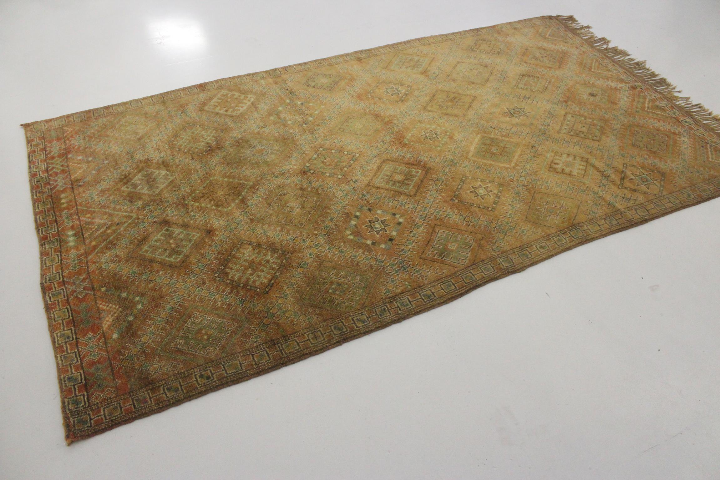 Marokkanischer Zemmour-Teppich im Vintage-Stil - Ocker - 6x11.3feet / 185x345cm im Zustand „Gut“ im Angebot in Marrakech, MA