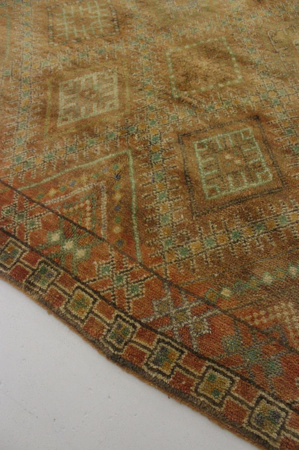 Cotton Vintage Moroccan Zemmour rug - Ochre - 6x11.3feet / 185x345cm For Sale