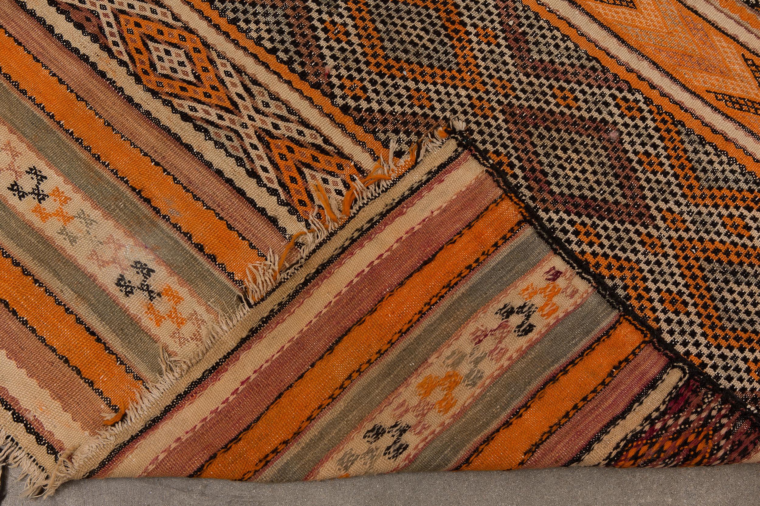 Vintage Moroccan Zemour Flatweave Rug - Earth Tones, Brown, Orange For Sale 2