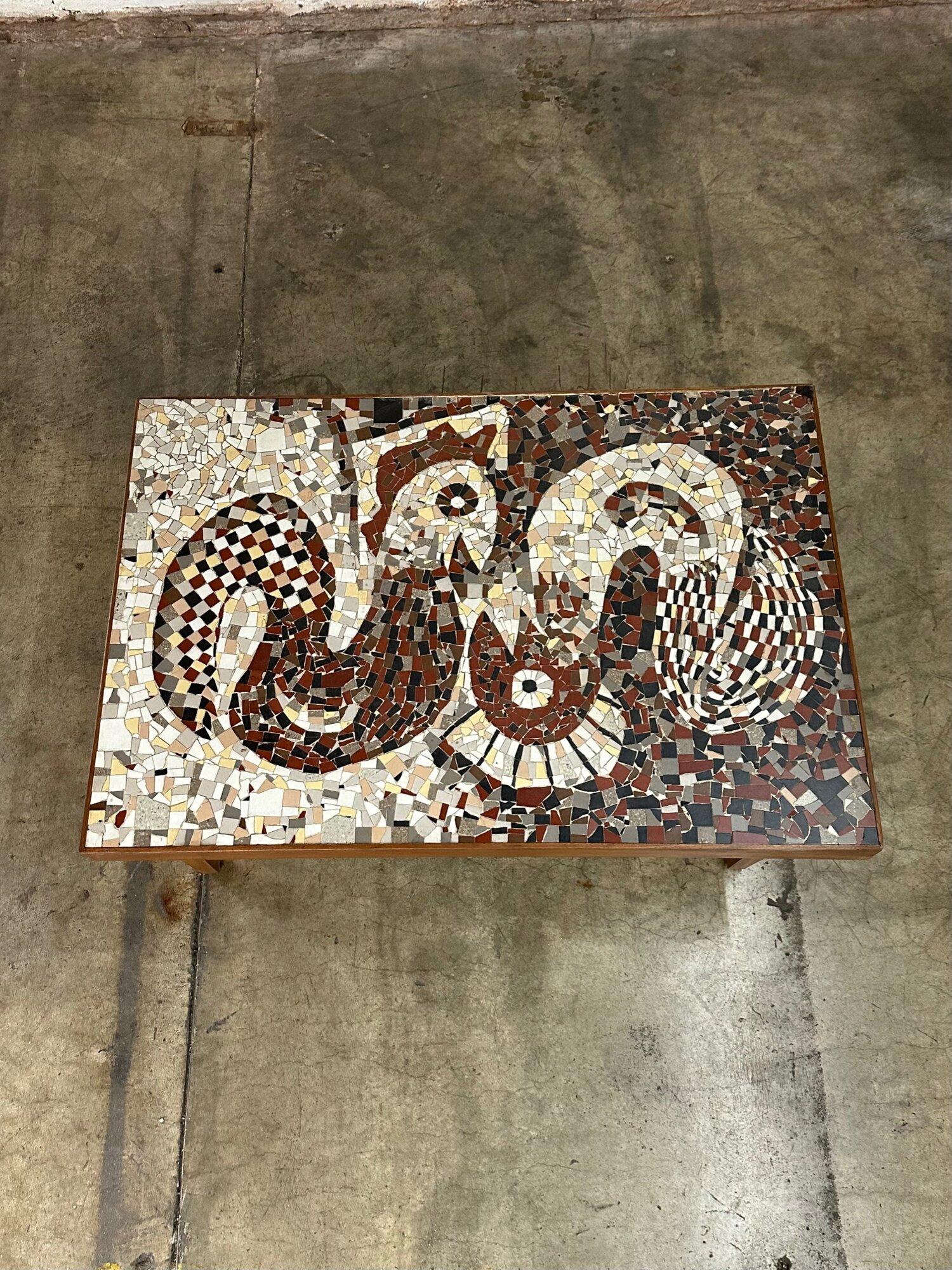Vintage mosaic coffee table In Good Condition For Sale In Los Angeles, CA