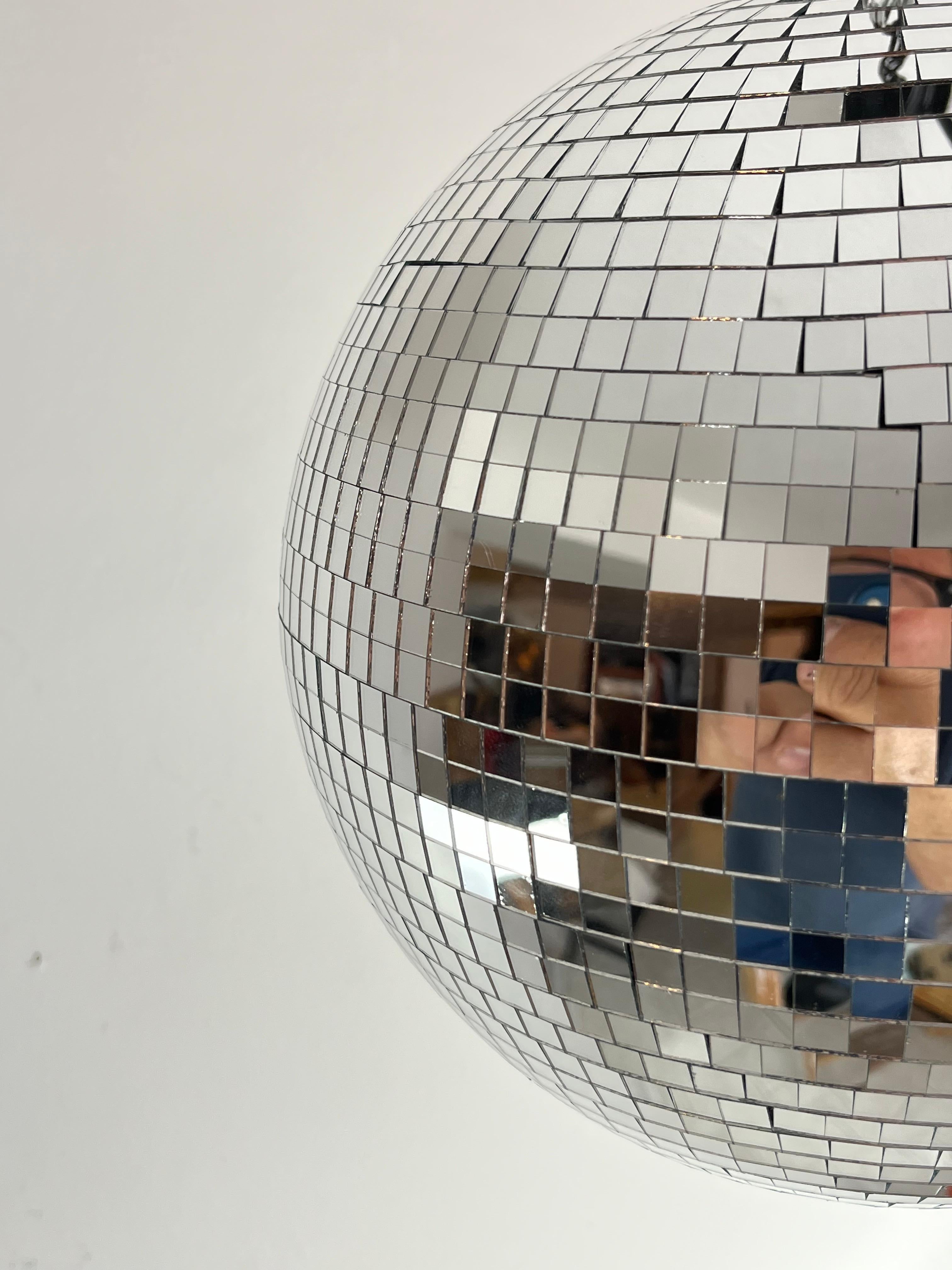 Disco-Kugel aus Mosaikglas mit Rotor, 1980er Jahre, Vintage (Spiegel) im Angebot