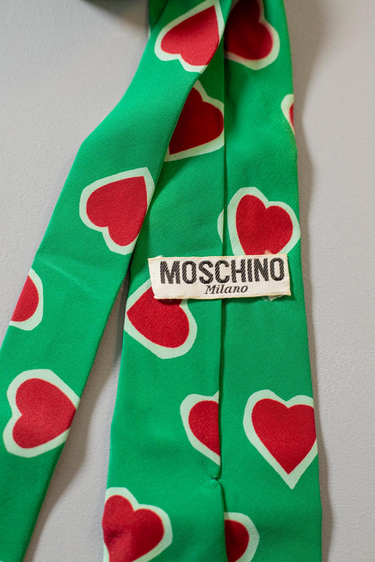 Blue Vintage Moschino 100% silk tie with red hearts For Sale