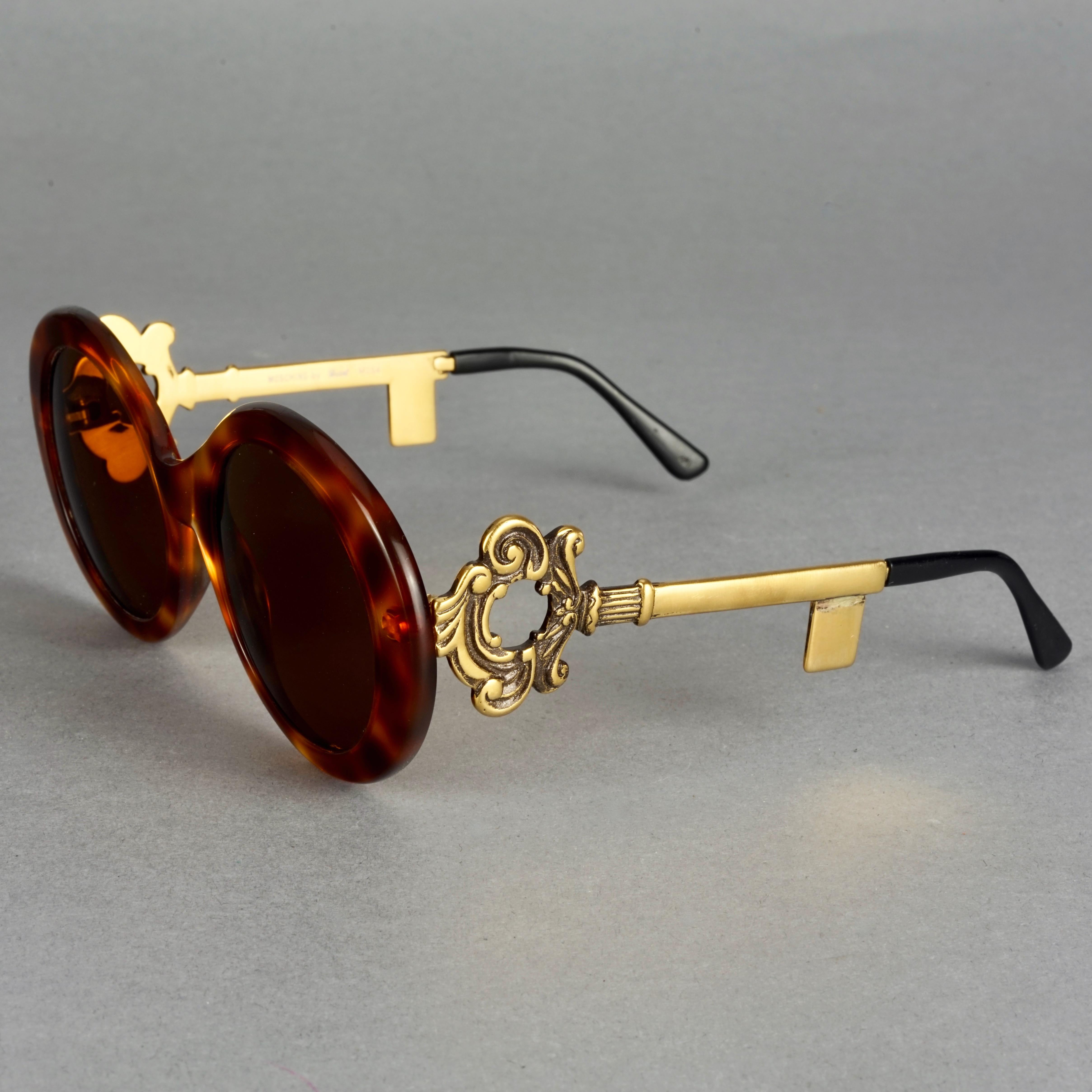 Vintage MOSCHINO Baroque Key Round Tortoiseshell Novelty Sunglasses In Excellent Condition In Kingersheim, Alsace