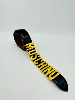 Vintage Moschino belt classic Redwall black