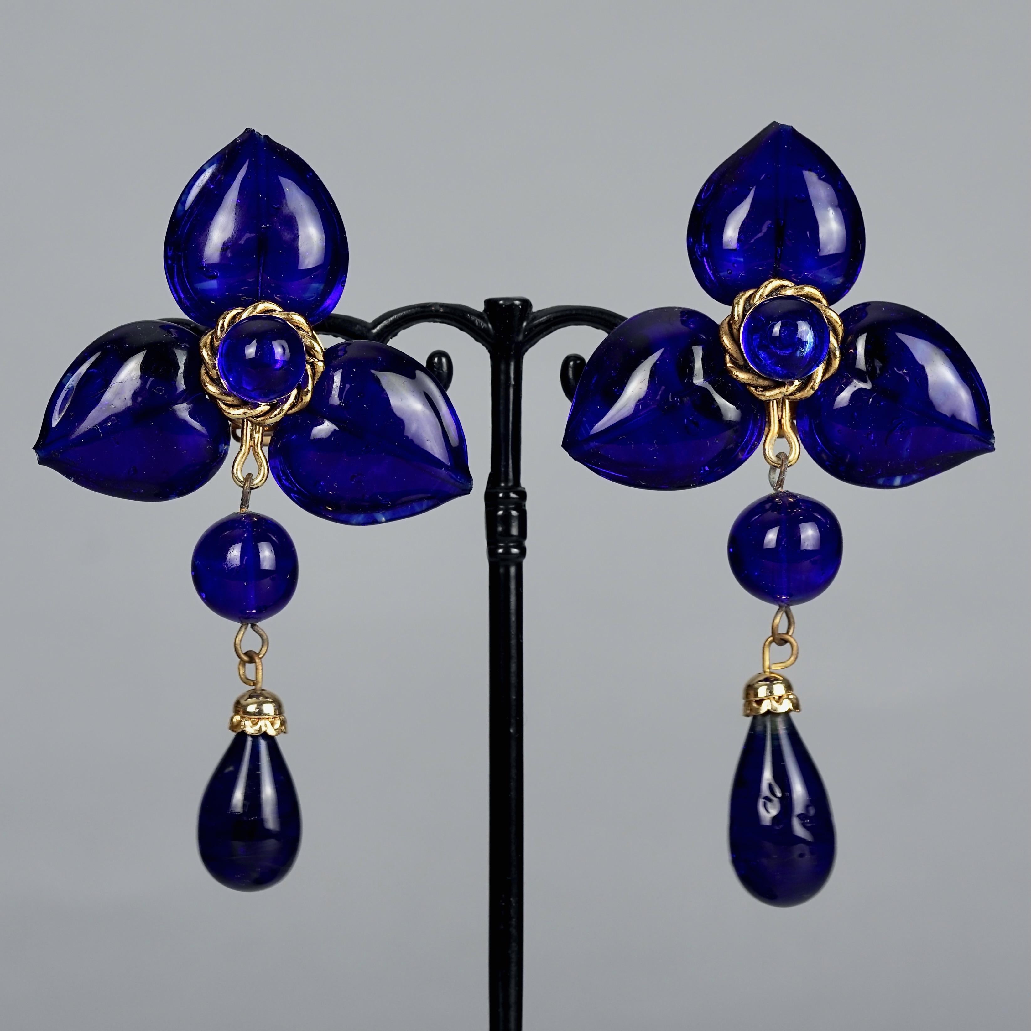 Vintage MOSCHINO Blue Glass Heart Dangling Earrings In Excellent Condition For Sale In Kingersheim, Alsace