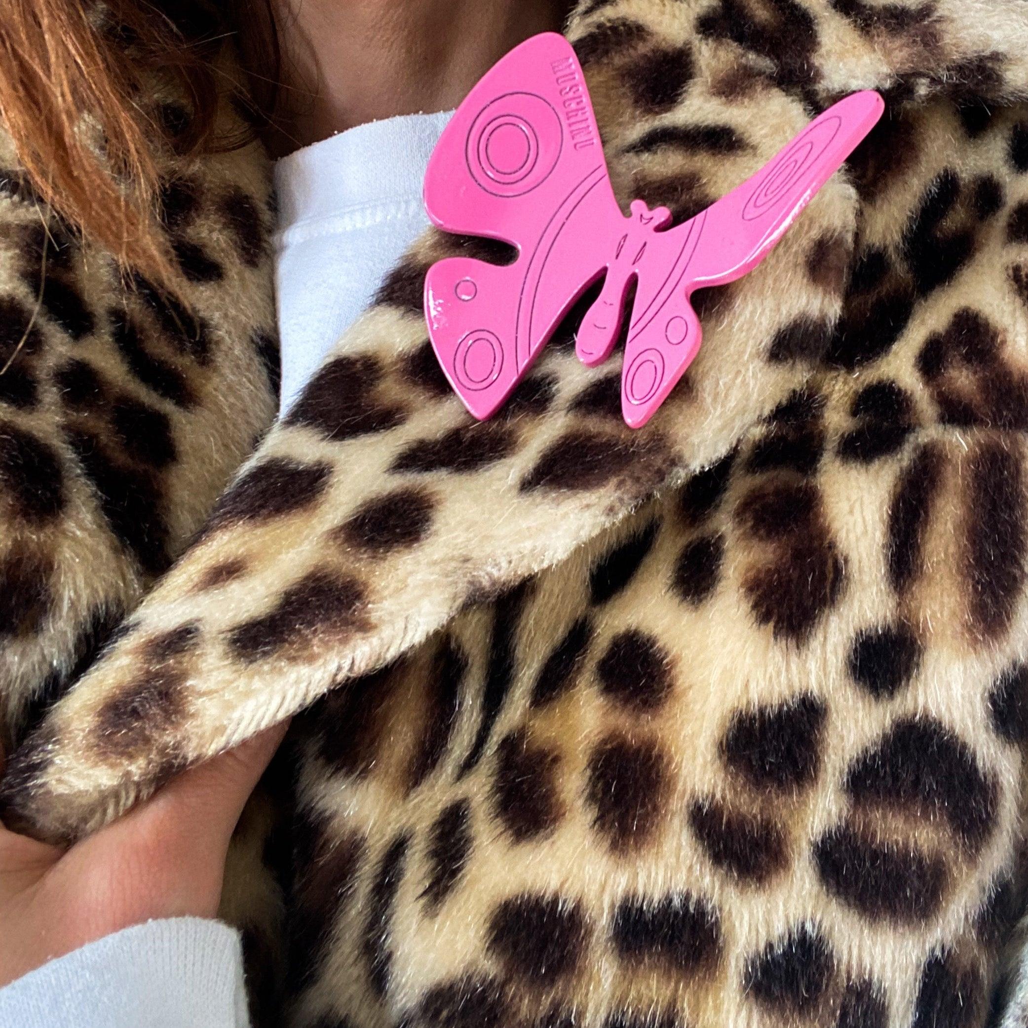 Vintage Moschino Butterfly Brooch in Pink, 1990s

Super cool 90s piece from the iconic house of Moschino. Made in Italy in the 1990s from a hot pink acrylic embossed with Moschino

Moschino has been known since the 80s for it’s street style take on